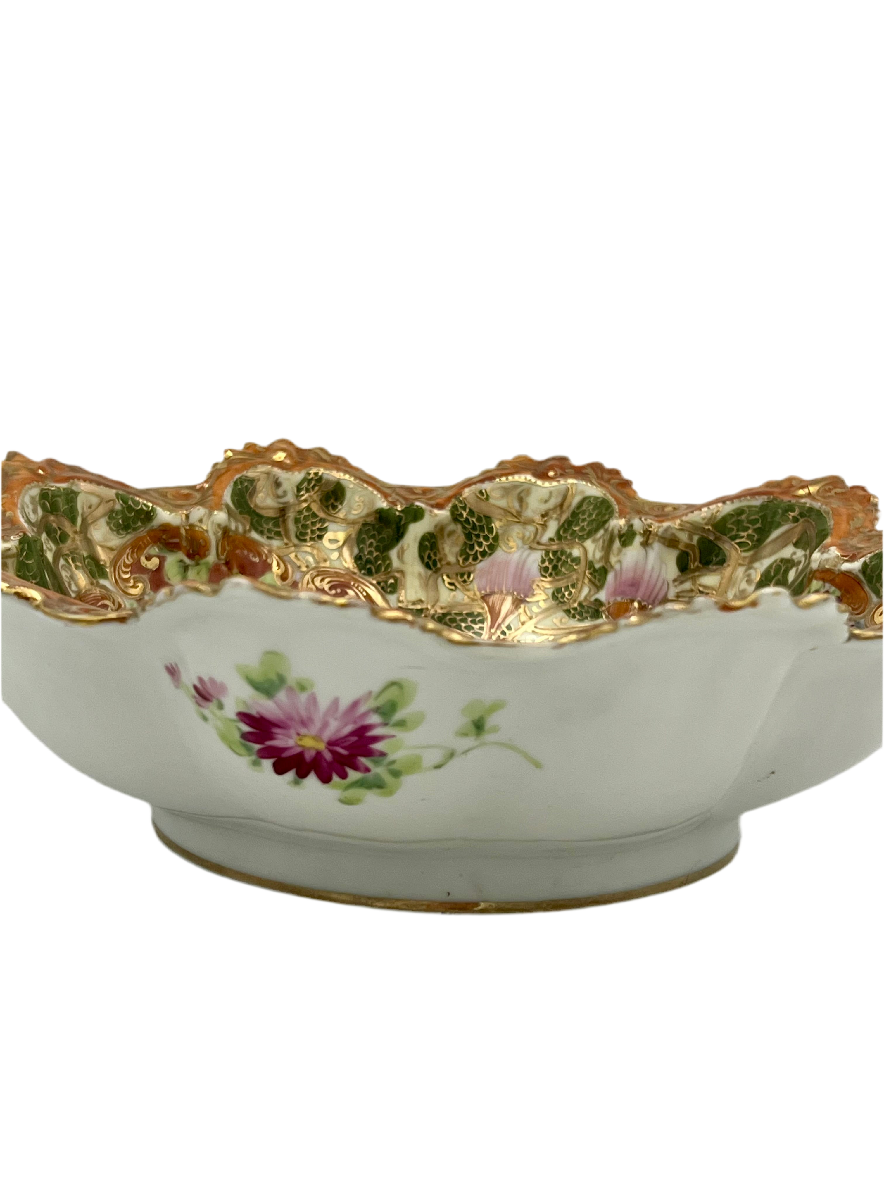 PAINTED MORIAGE BOWL – 12 INCH FLORAL CENTERPIECE WITH RAISED GOLD GILT – JAPAN CIRCA 1890s–1920s