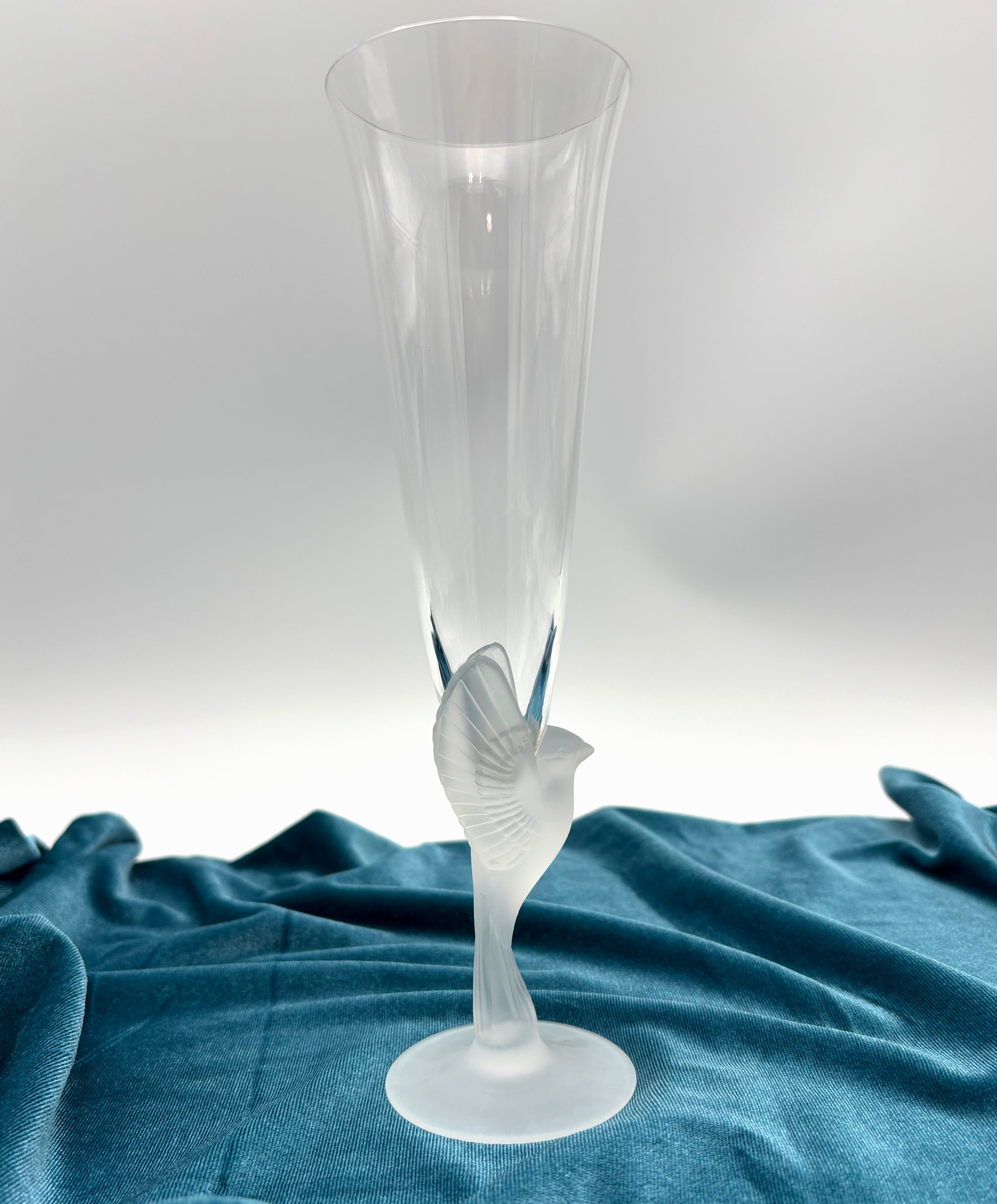 VINTAGE SASAKI WINGS CRYSTAL CHAMPAGNE FLUTE WITH FROSTED DOVE STEM