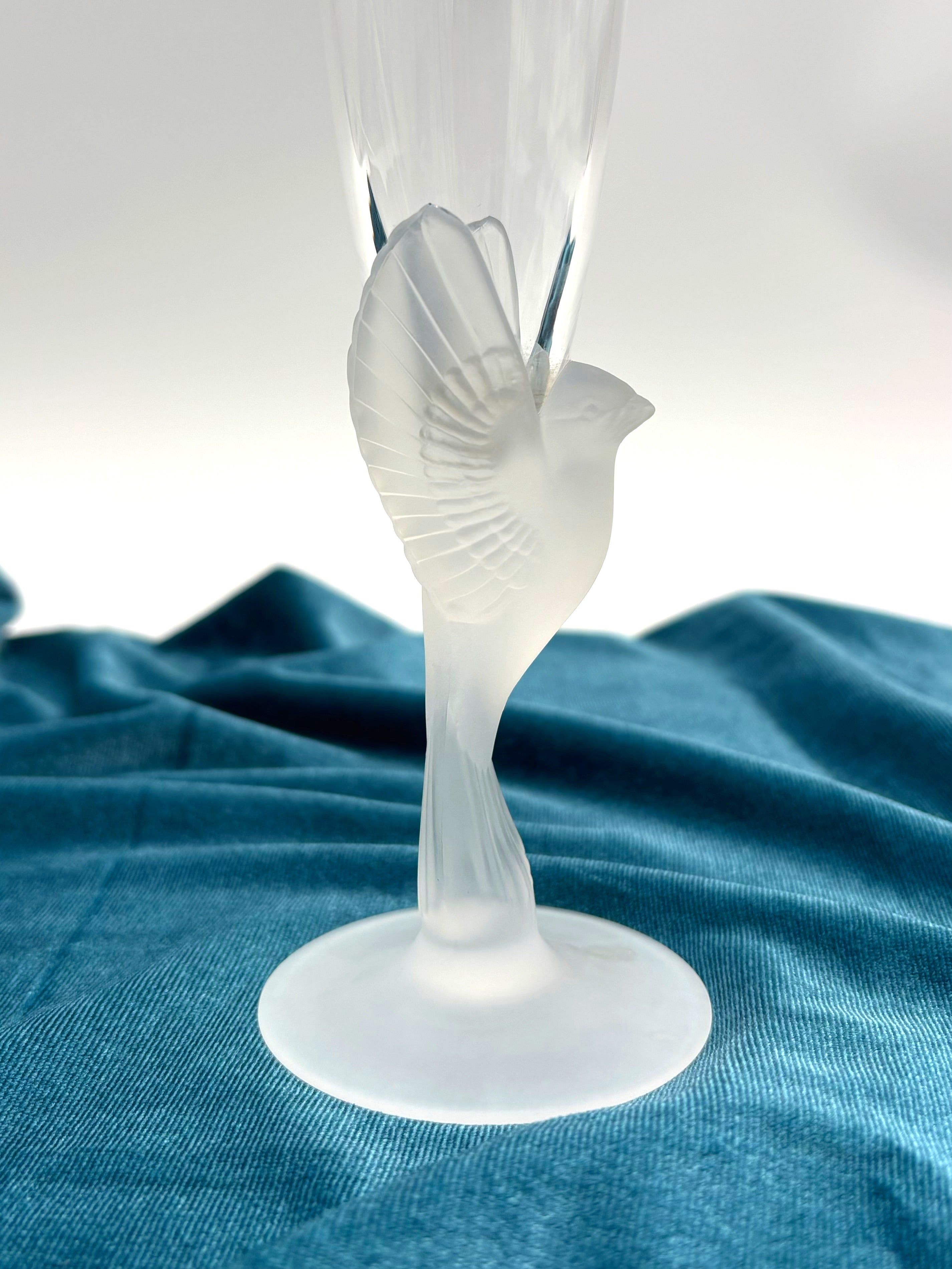 VINTAGE SASAKI WINGS CRYSTAL CHAMPAGNE FLUTE WITH FROSTED DOVE STEM
