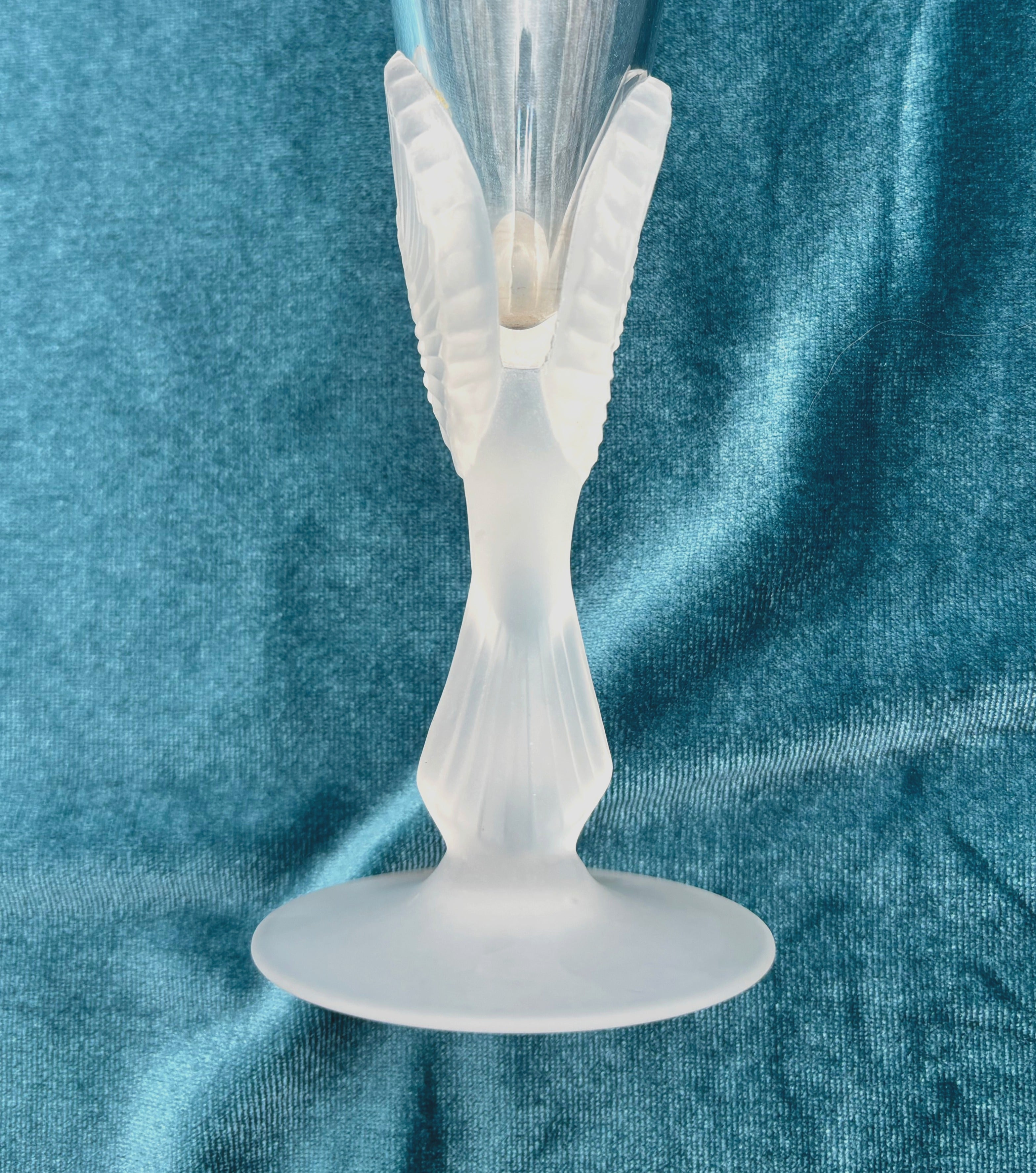 VINTAGE SASAKI WINGS CRYSTAL CHAMPAGNE FLUTE WITH FROSTED DOVE STEM