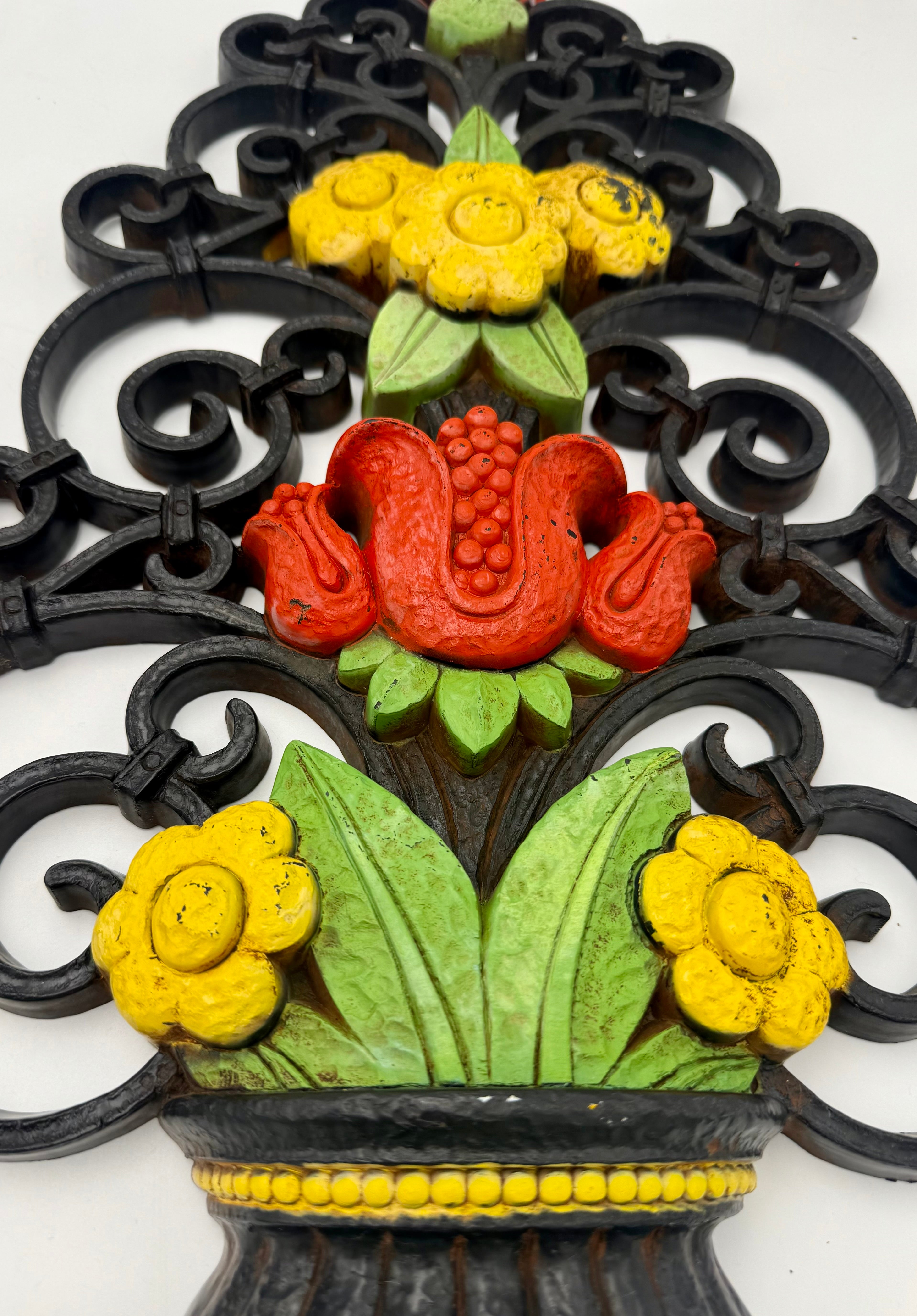 LARGE VINTAGE SYROCO FLORAL WALL PLAQUES PAIR 25 INCH MID CENTURY FOLK ART URN DESIGN