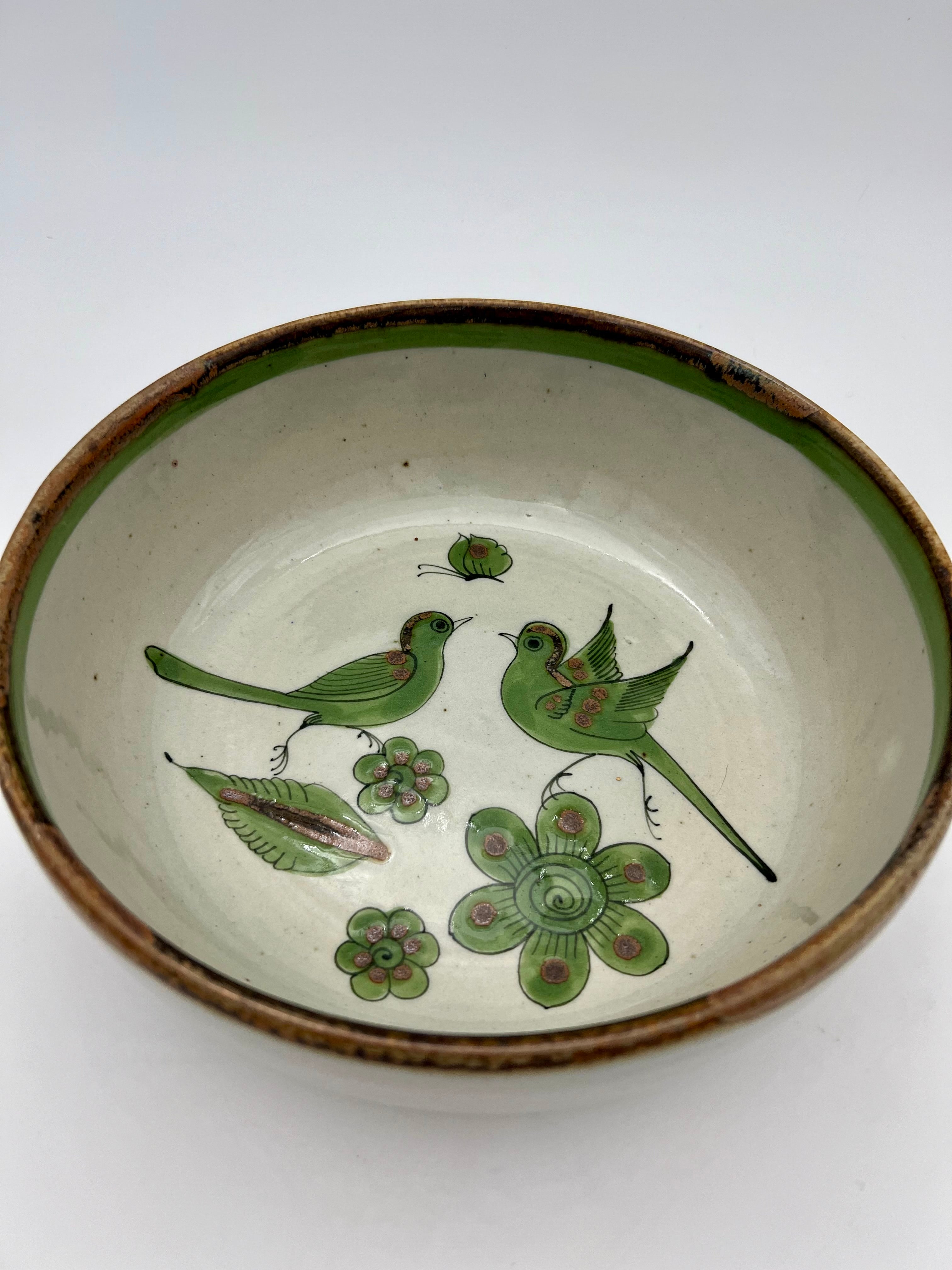 VINTAGE TONALÁ POTTERY BOWL IN THE STYLE OF KEN EDWARDS – HAND-PAINTED GREEN BIRDS AND FLOWERS – JALISCO, MEXICO