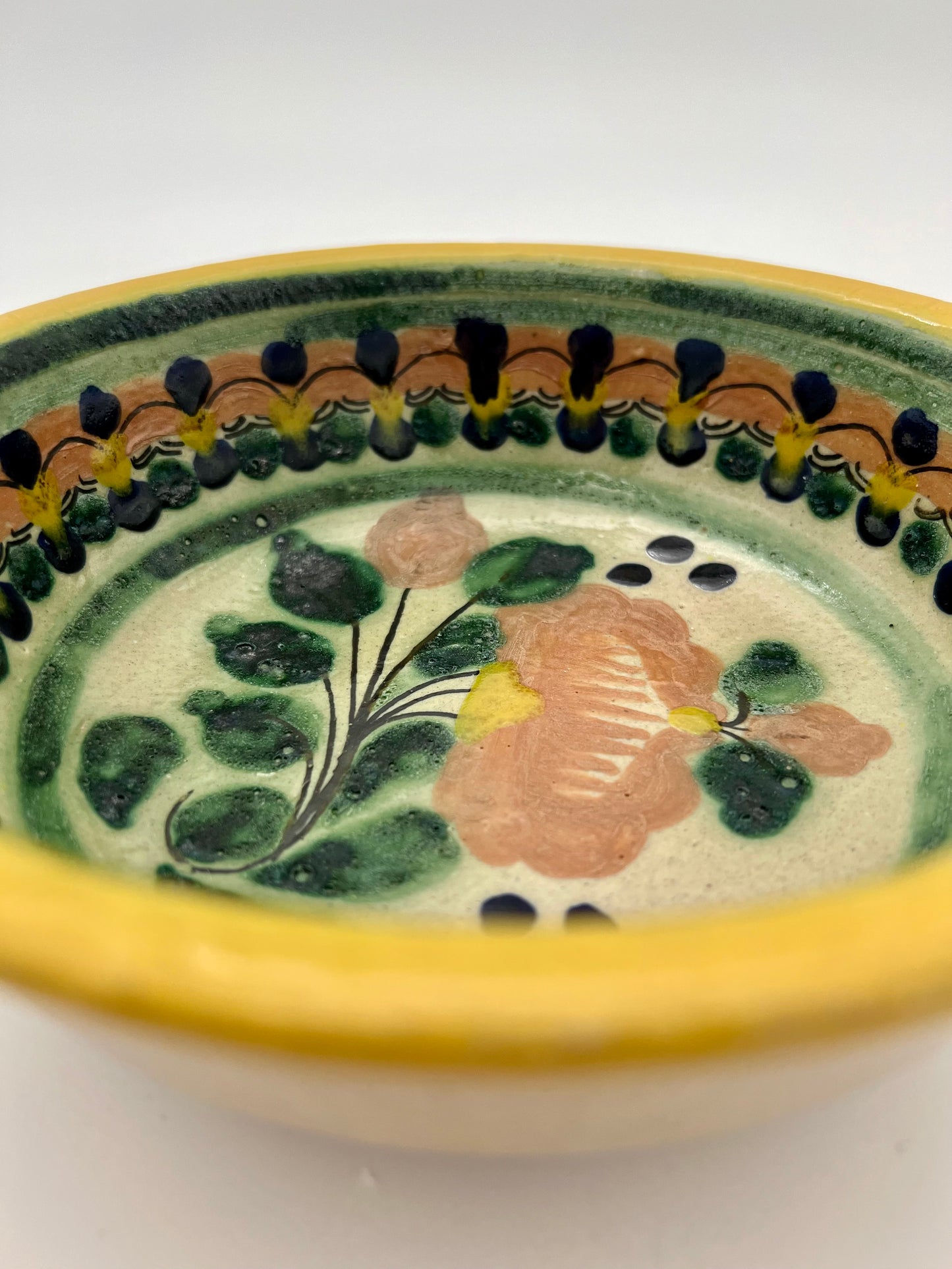 VINTAGE POTTERY SIGNED MEXICAN GUACAMOLE SERVING BOWL