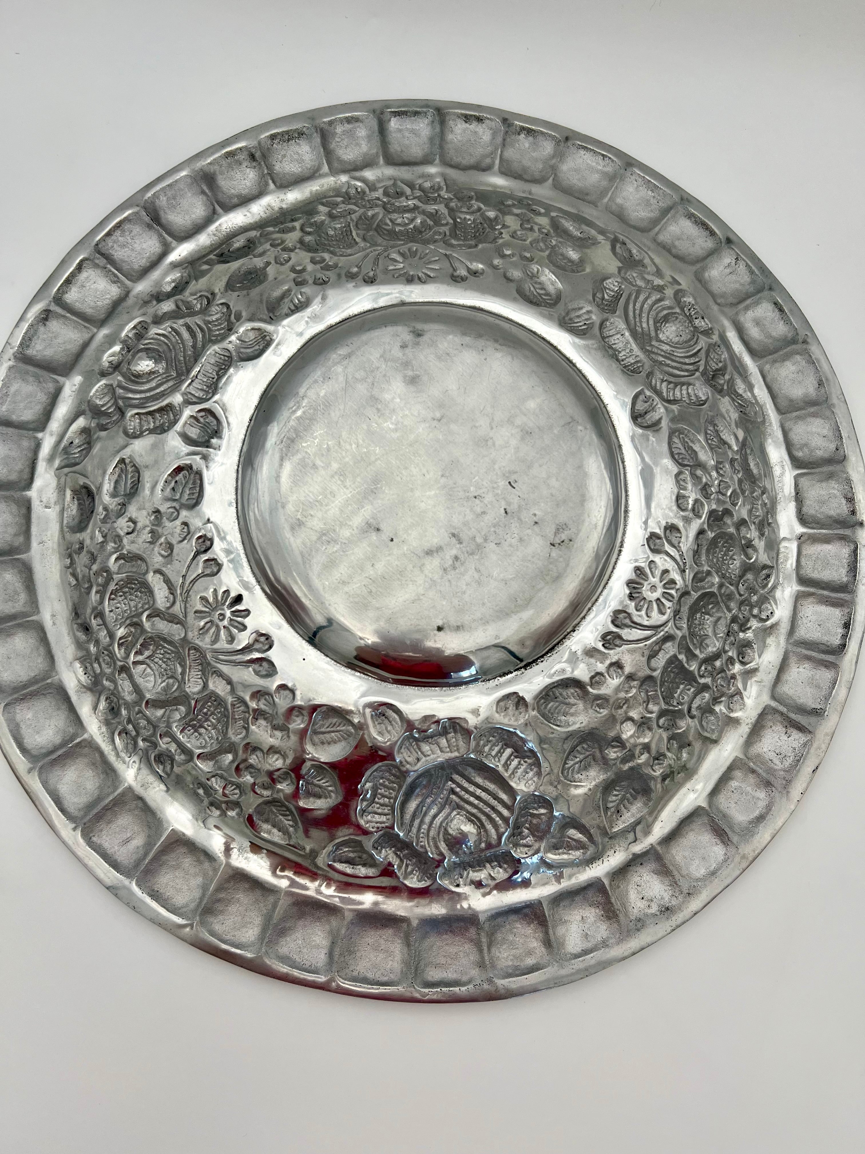 VINTAGE 1950s HAND-EMBOSSED PEWTER TRAY