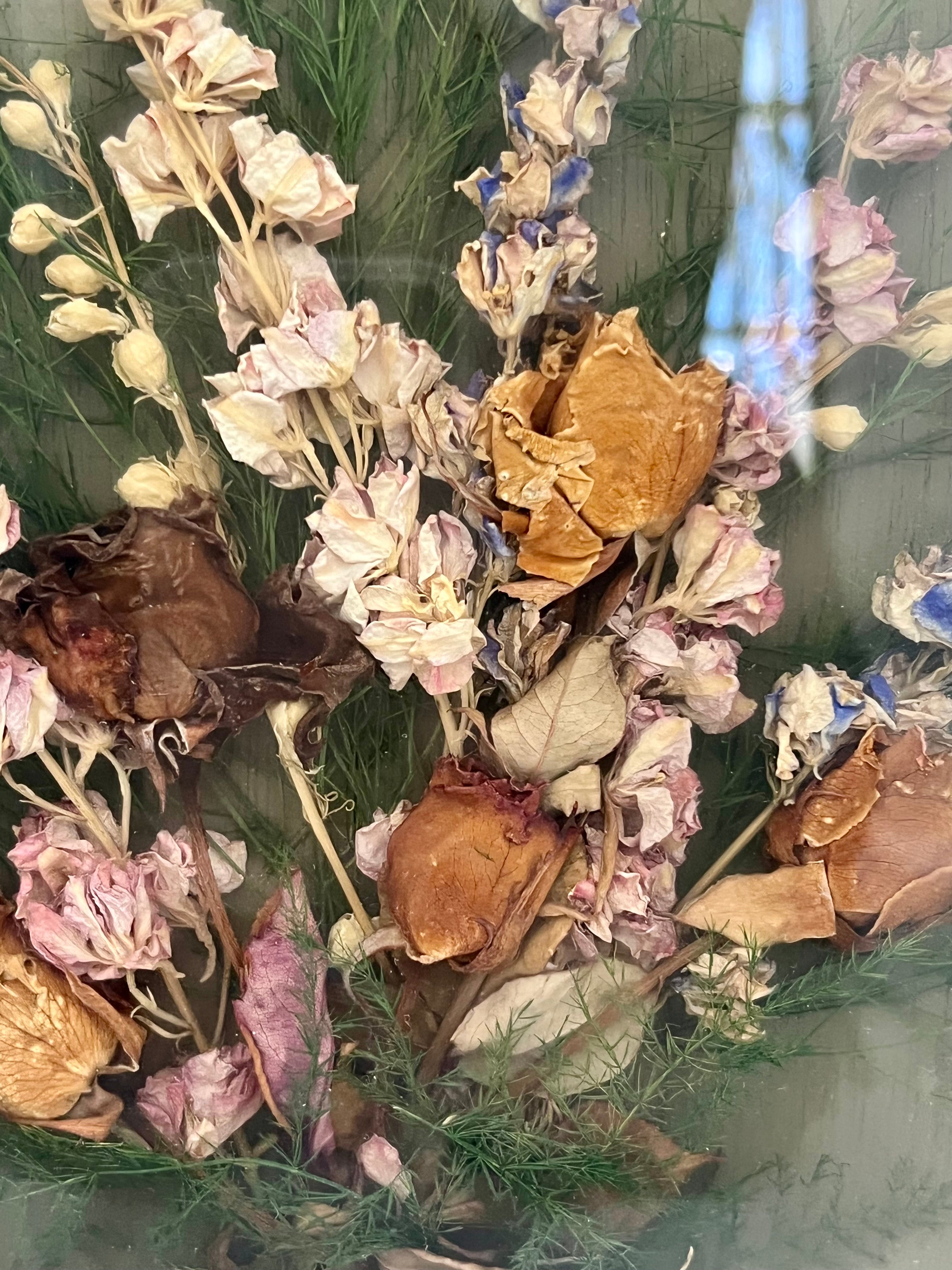 VINTAGE 1970s–1980s DRIED FLOWER SHADOW BOX WITH DISTRESSED WOOD FRAME