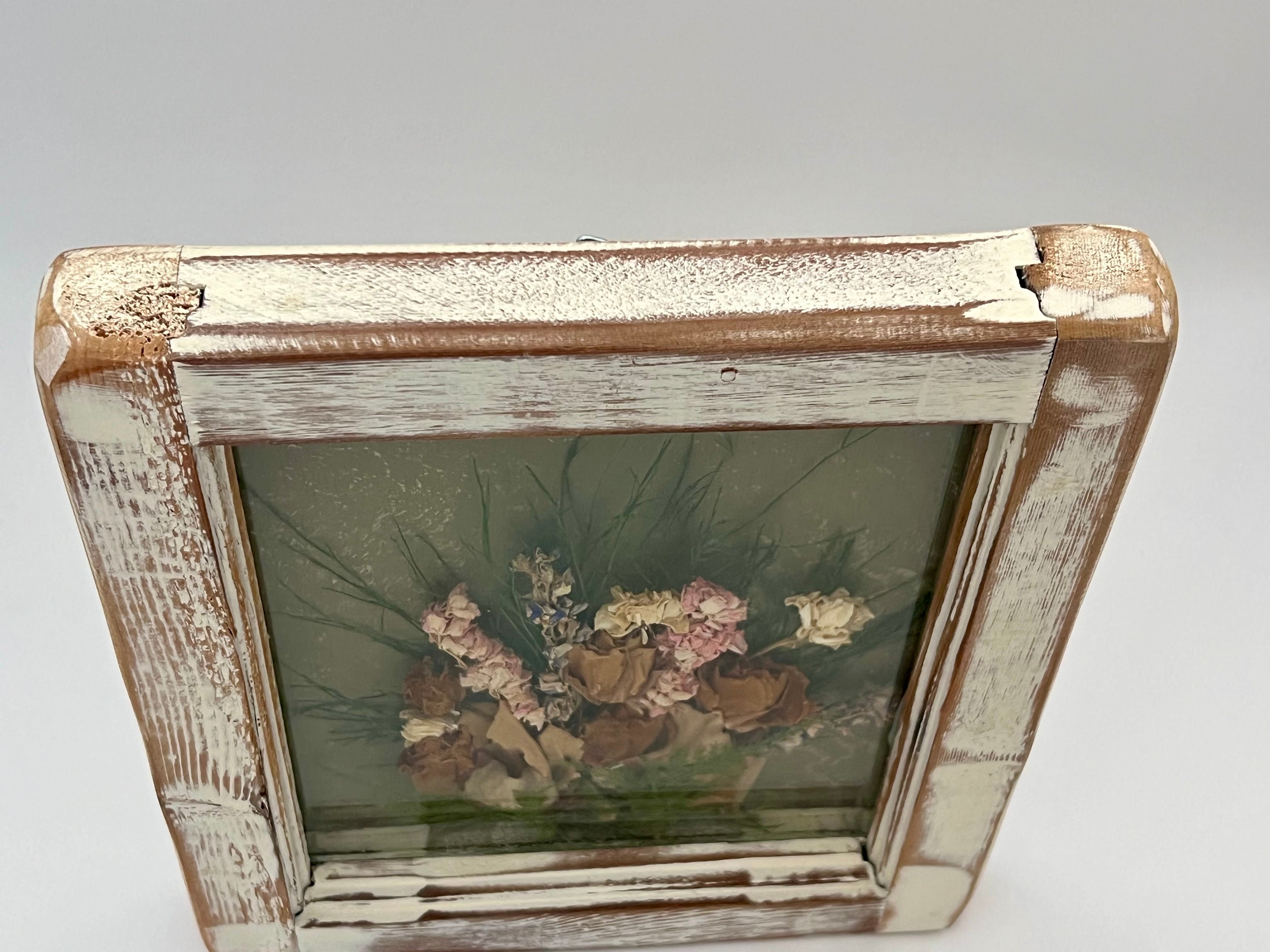 VINTAGE 1970s–1980s DRIED FLOWER SHADOW BOX IN DISTRESSED WOOD FRAME