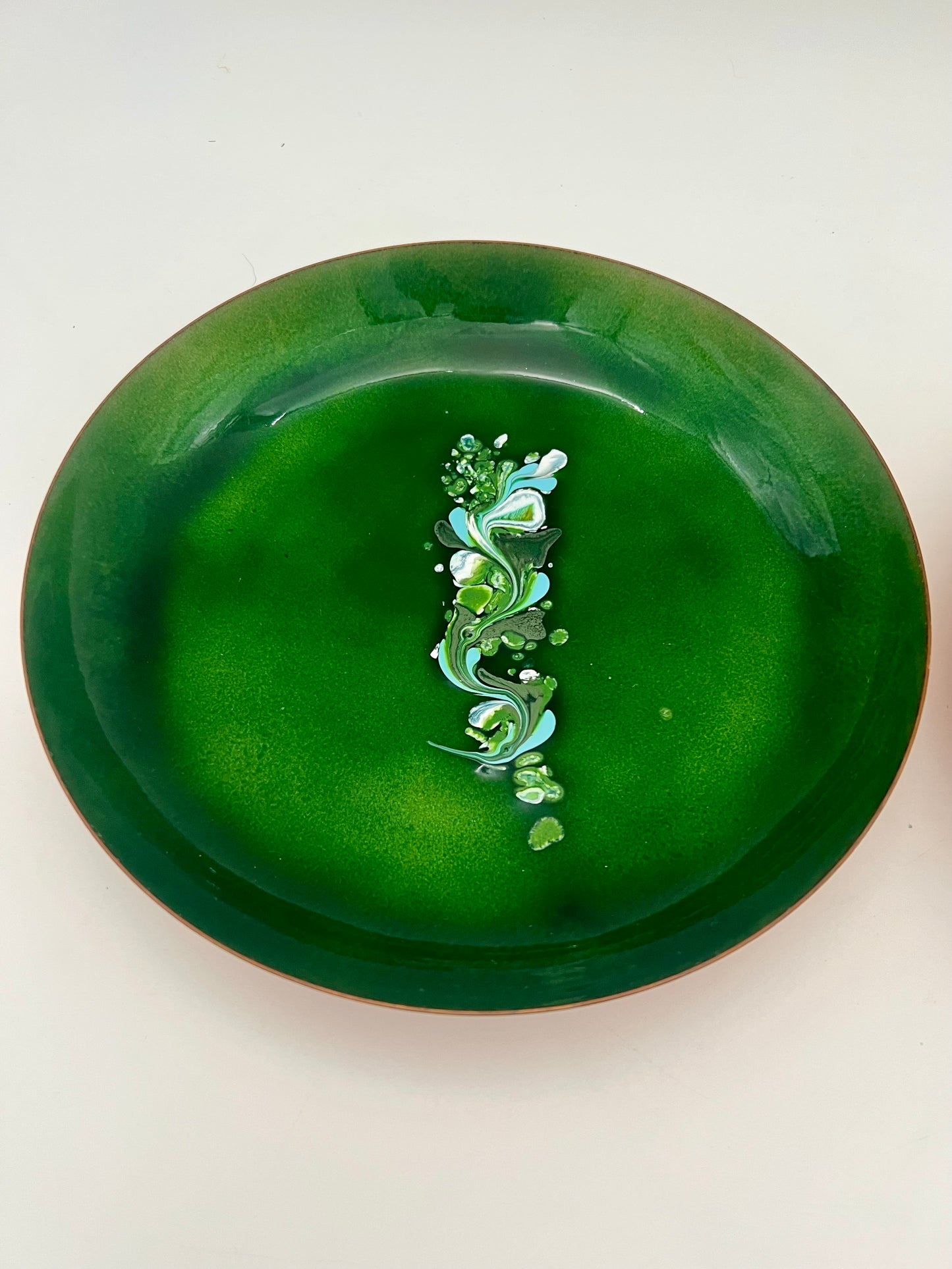 LEON STATHAM ENAMEL ON COPPER PLATES – MID-CENTURY MODERN GREEN ABSTRACT PAIR 8 INCHES