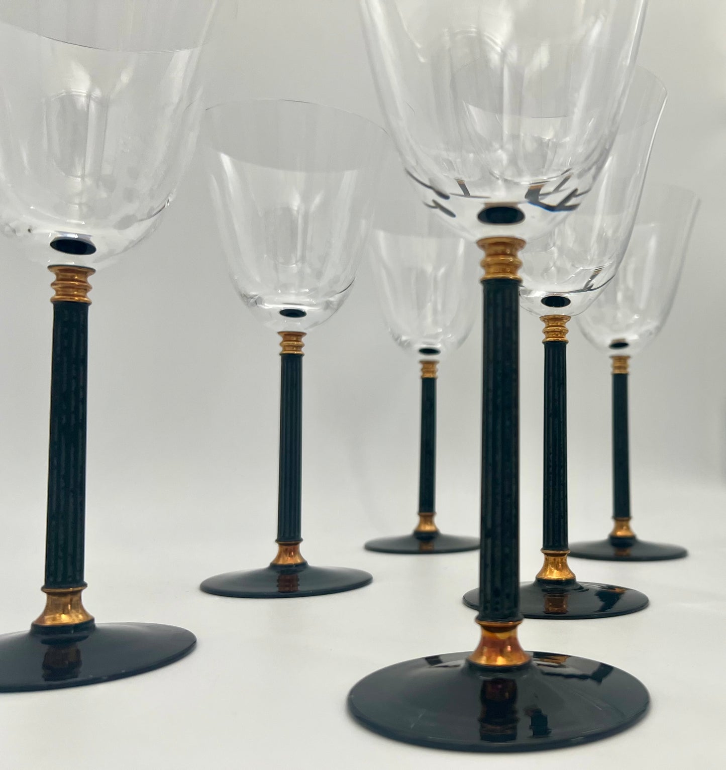 VINTAGE set of 8 1990s SASAKI TUCANO BLACK STEM WITH GOLD ACCENT WATER/WINE GOBLET
