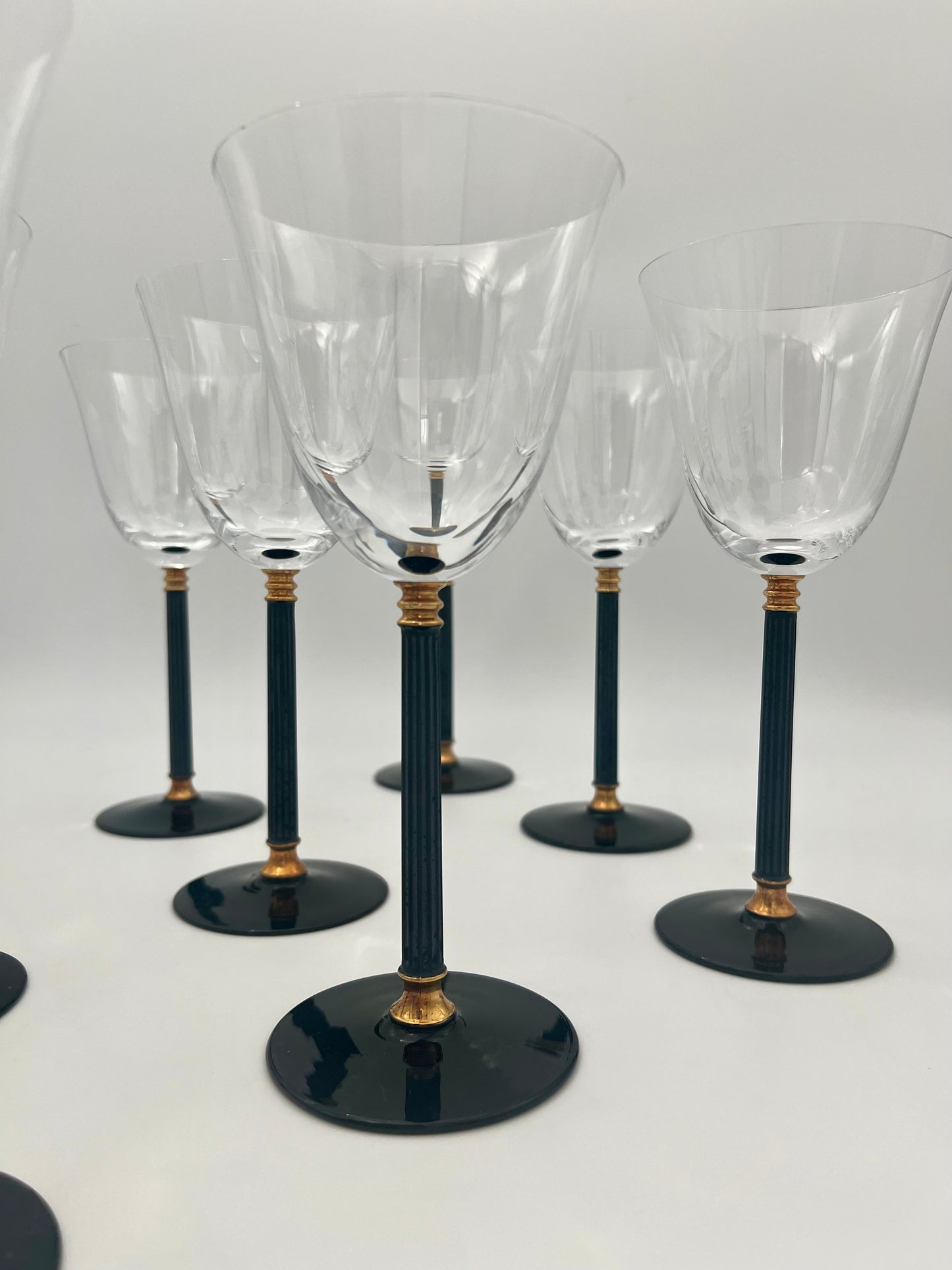 VINTAGE set of 8 1990s SASAKI TUCANO BLACK STEM WITH GOLD ACCENT WATER/WINE GOBLET
