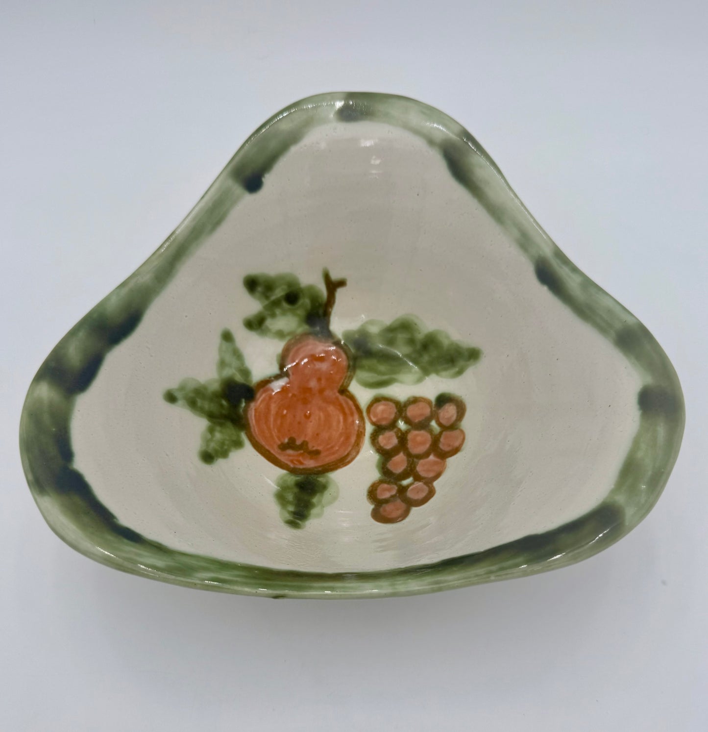 1950s JOHN B. TAYLOR HARVEST PATTERN CERAMIC TRIANGULAR SERVING BOWL