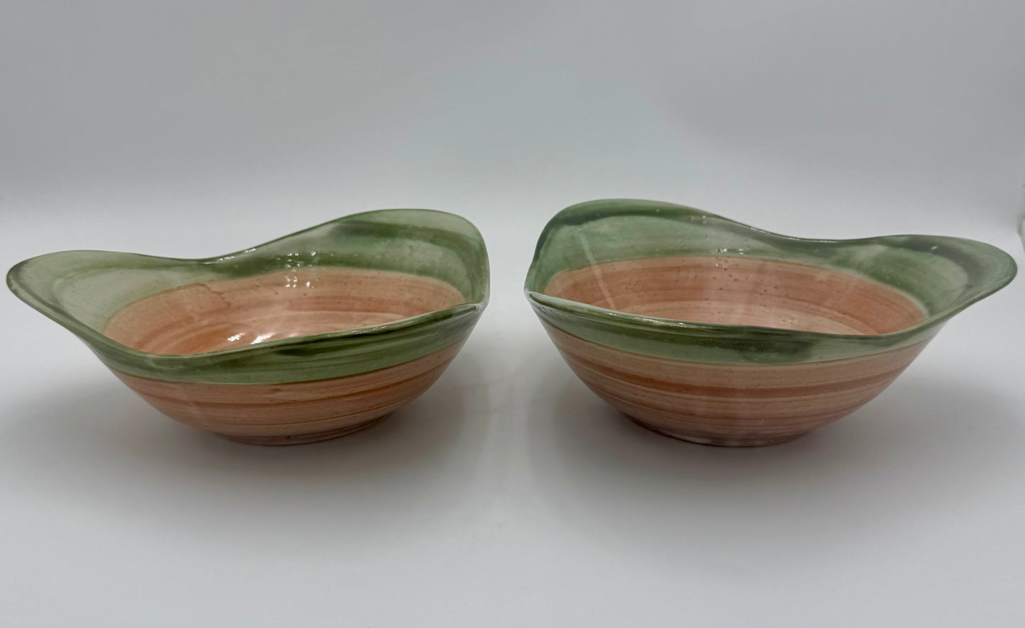 1950s VINTAGE JOHN B. TAYLOR GREEN AND BLUSH SERVING BOWLS, PAIR