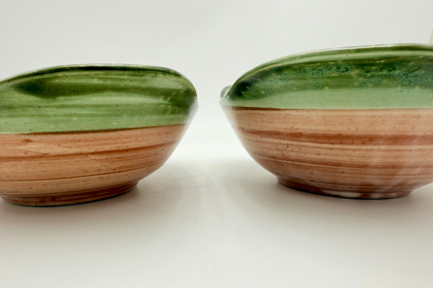 1950s VINTAGE JOHN B. TAYLOR GREEN AND BLUSH SERVING BOWLS, PAIR