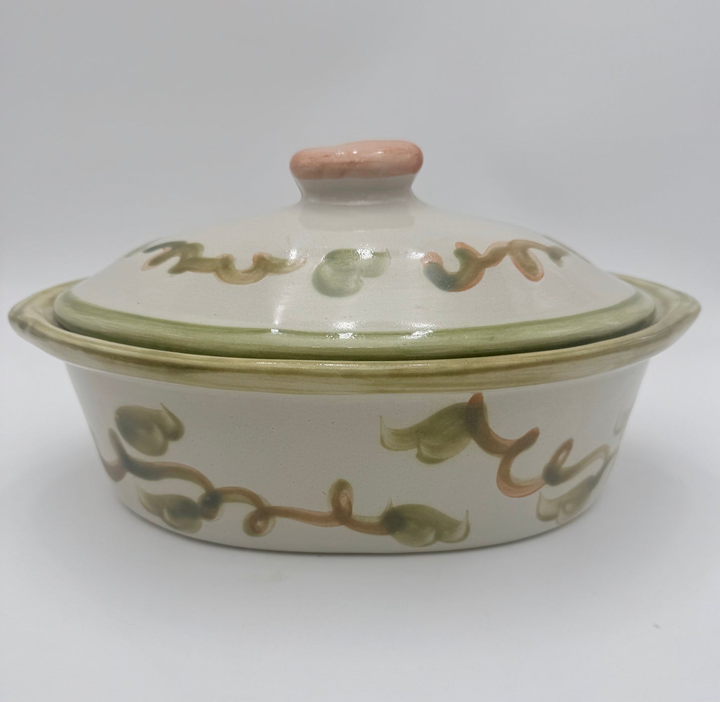 1950s VINTAGE JOHN B. TAYLOR 2 QUART OVAL COVERED CASSEROLE DISH