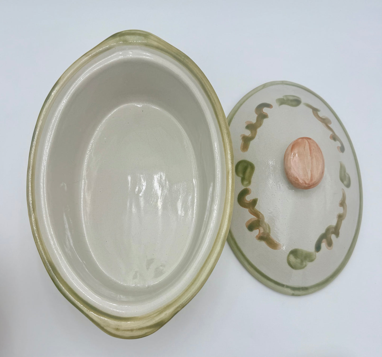 1950s VINTAGE JOHN B. TAYLOR 2 QUART OVAL COVERED CASSEROLE DISH