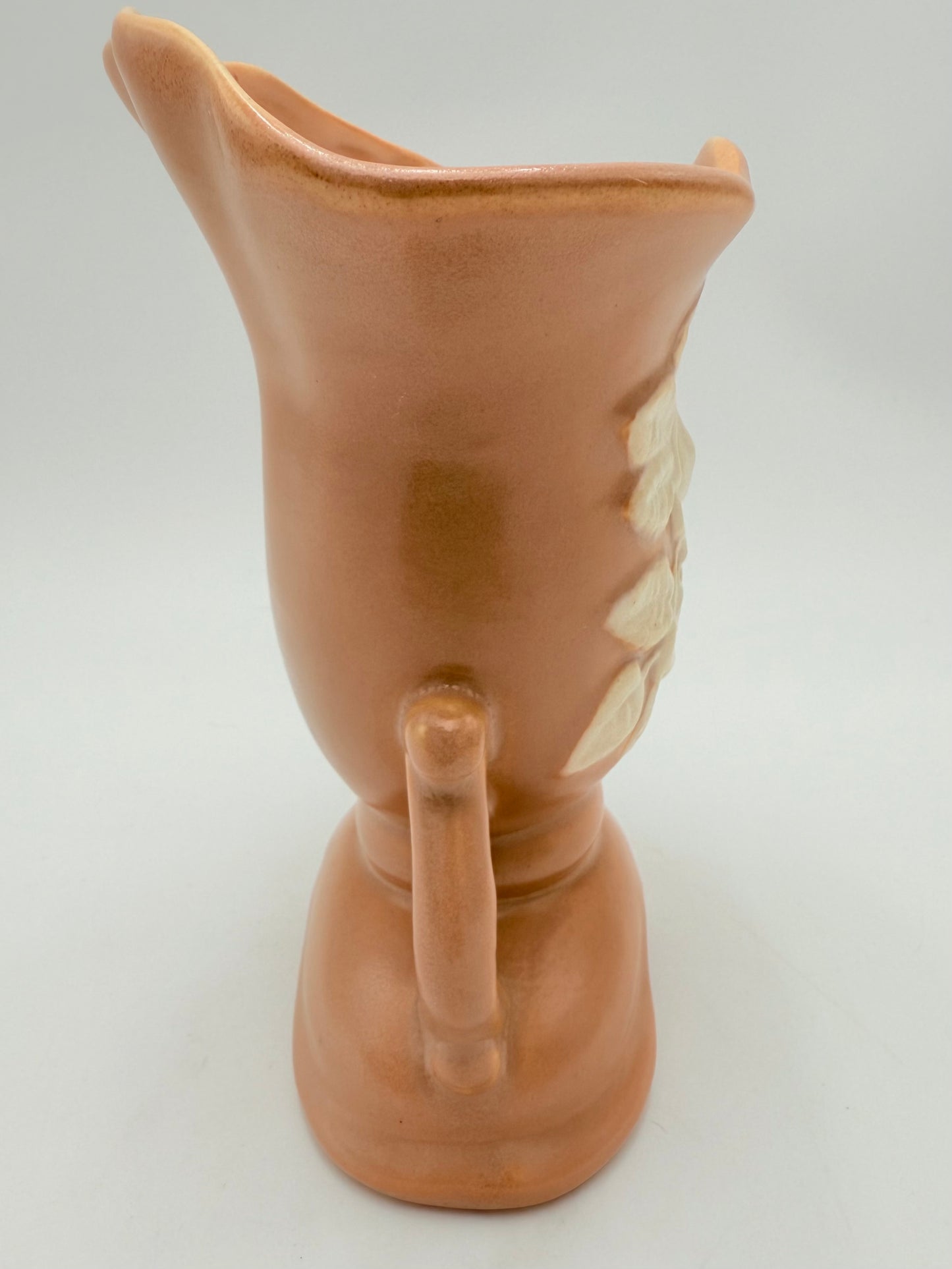 AUTHENTIC ART DECO SALMON AND WHITE ROSE VASE, 1927-1933