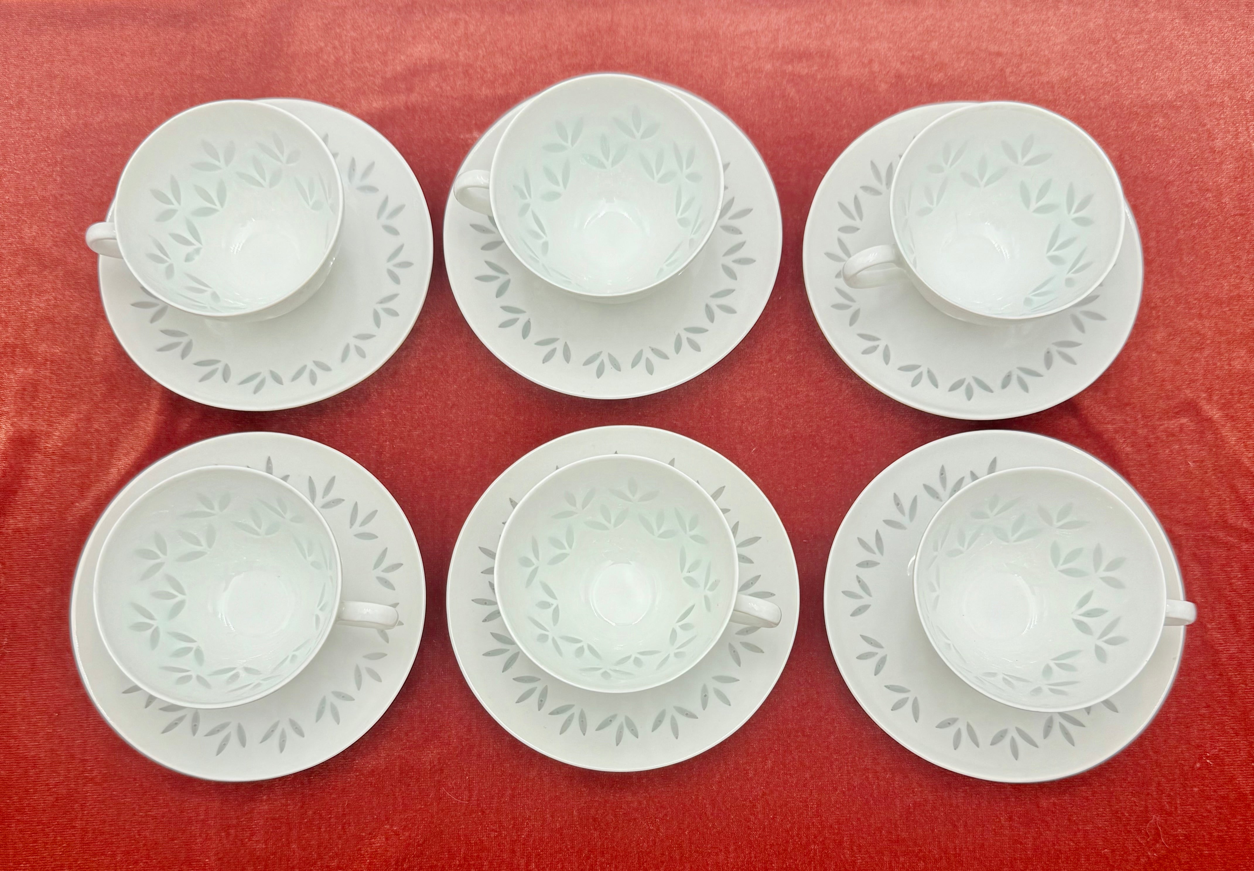 ARABIA FINLAND TEA CUPS & SAUCERS – SET OF 6 – FRIEDL HOLZER-KJELLBERG DESIGN – MID-CENTURY SCANDINAVIAN LEAF PATTERN