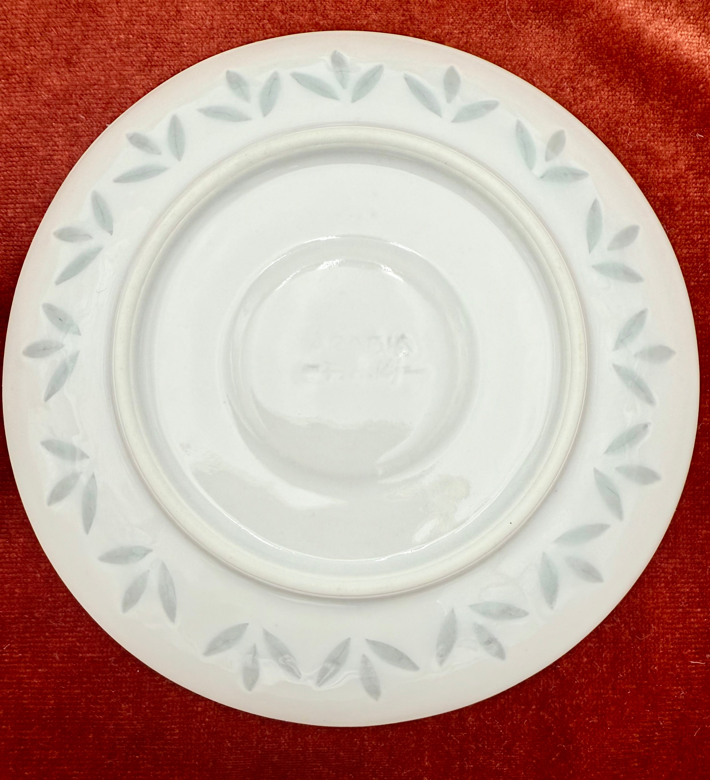 ARABIA FINLAND TEA CUPS & SAUCERS – SET OF 6 – FRIEDL HOLZER-KJELLBERG DESIGN – MID-CENTURY SCANDINAVIAN LEAF PATTERN