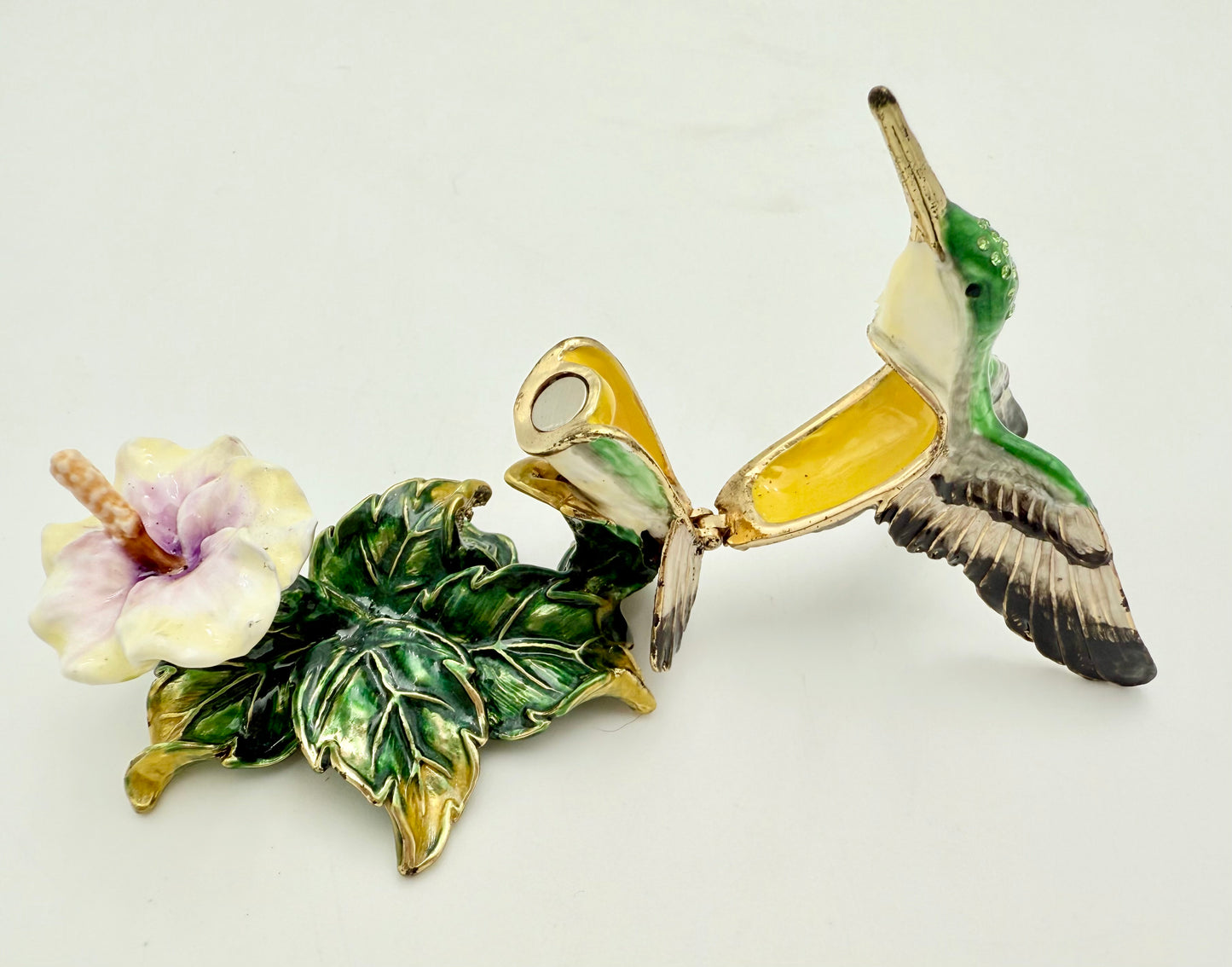 VINTAGE GREEN HUMMINGBIRD WITH CRYSTALS JEWELRY/TRINKET BOX