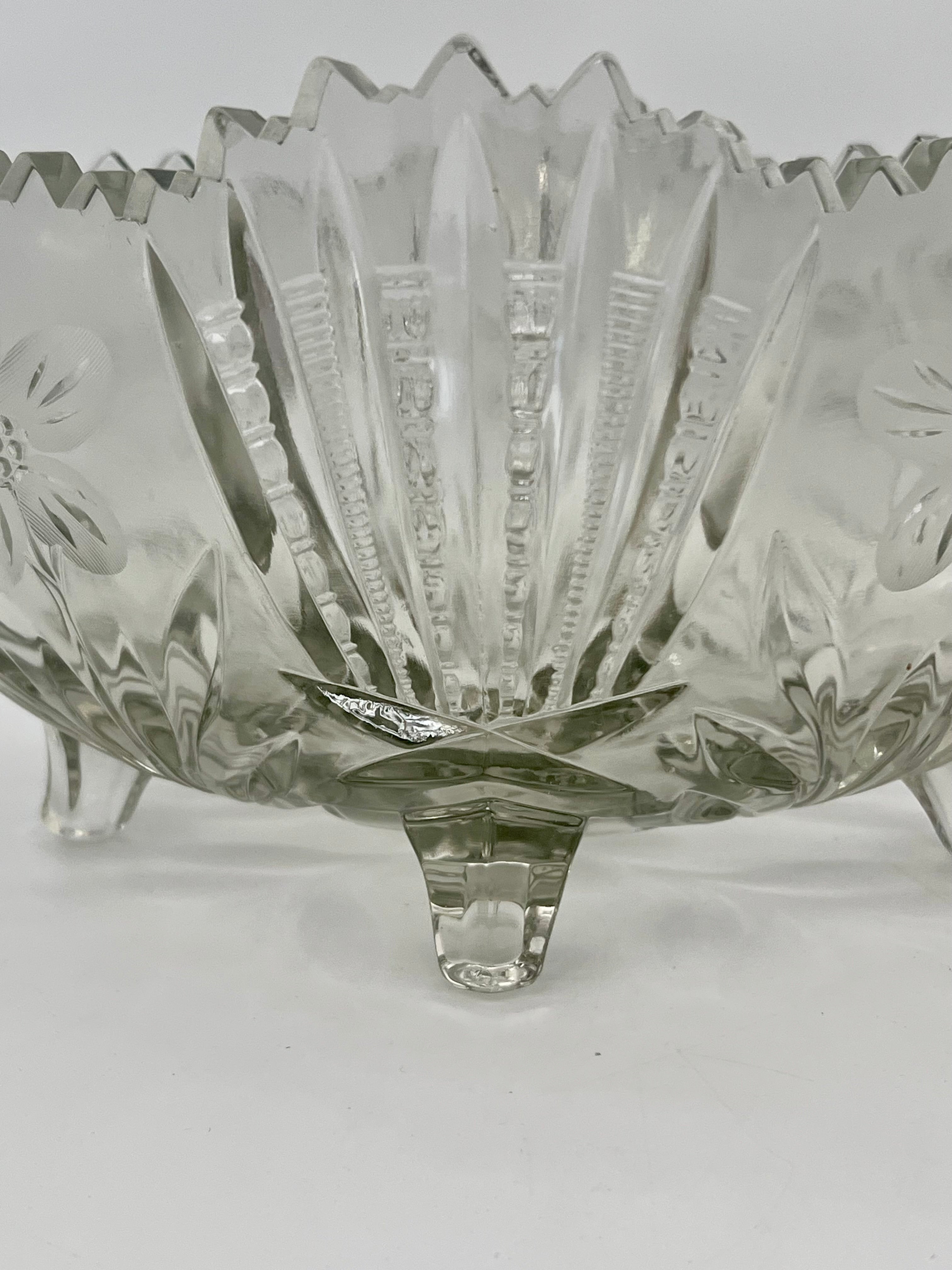 INDIANA GLASS “RAYED FLOWER” 4-FOOTED PRESSED GLASS CENTERPIECE BOWL