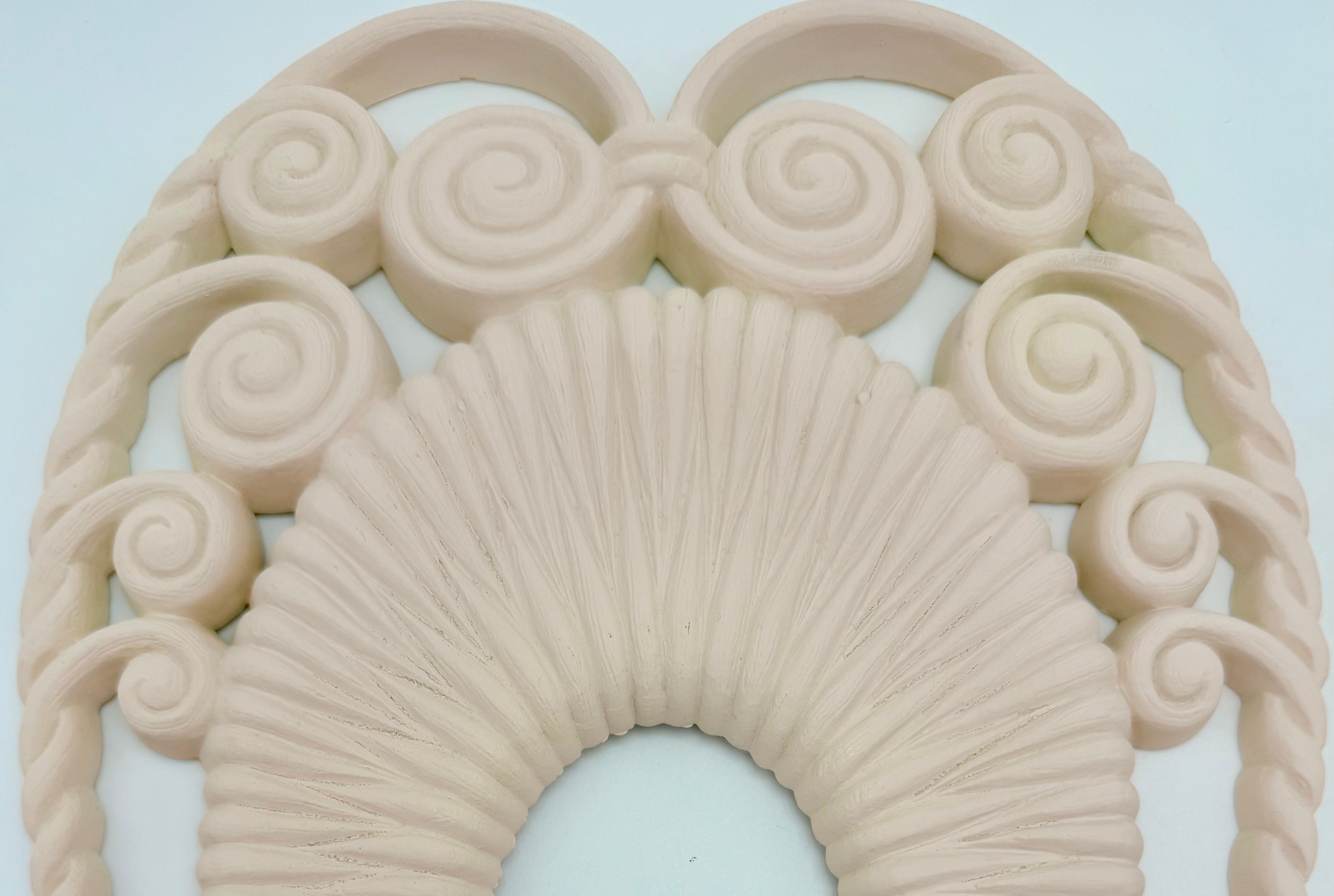 PAIR OF VINTAGE PINK SCULPTURAL WALL SCONCES – DECORATIVE HOLLYWOOD REGENCY STYLE