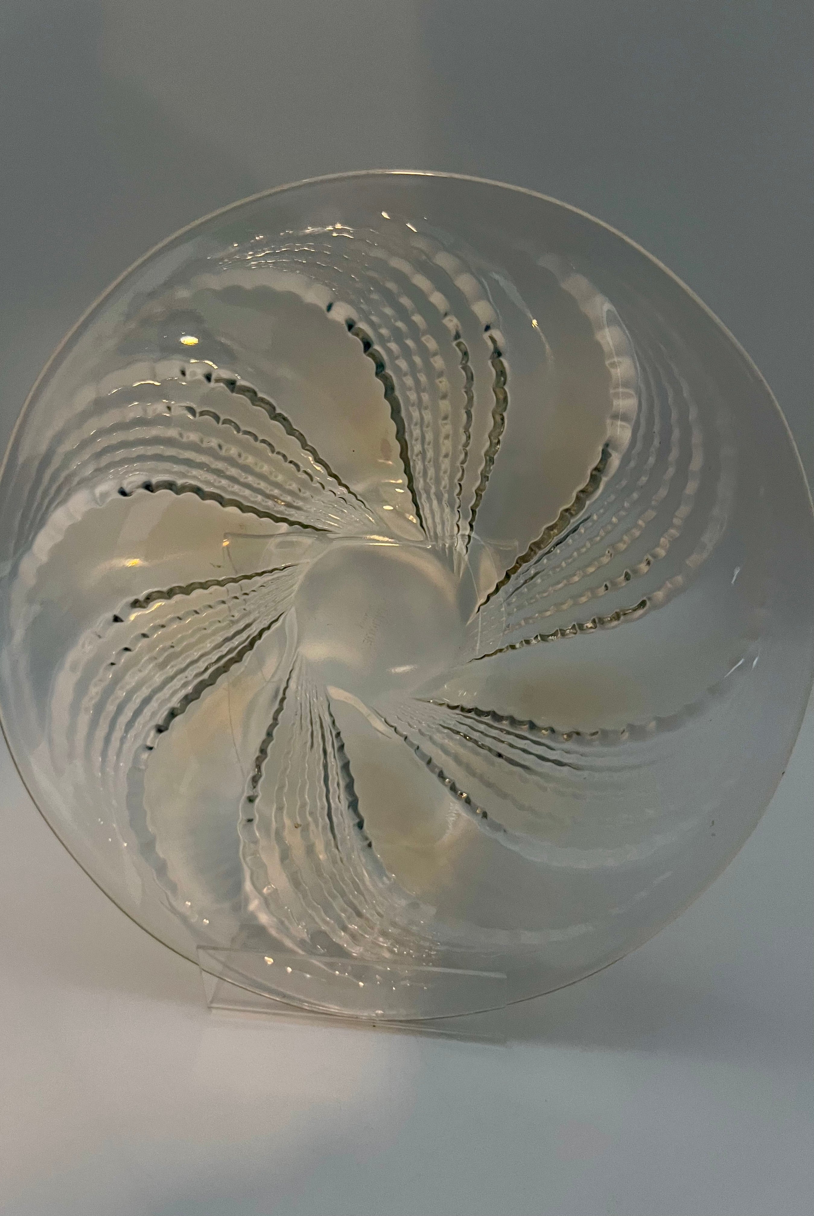 R. LALIQUE FRANCE “SPIRALES” ART DECO 10.5″ CRYSTAL BOWL – RENÉ LALIQUE DESIGN C. 1935