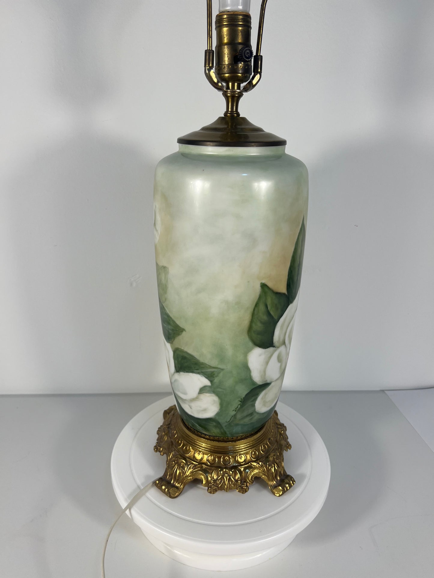 MID CENTURY MAGNOLIA PORCELAIN LARGE TABLE LAMP