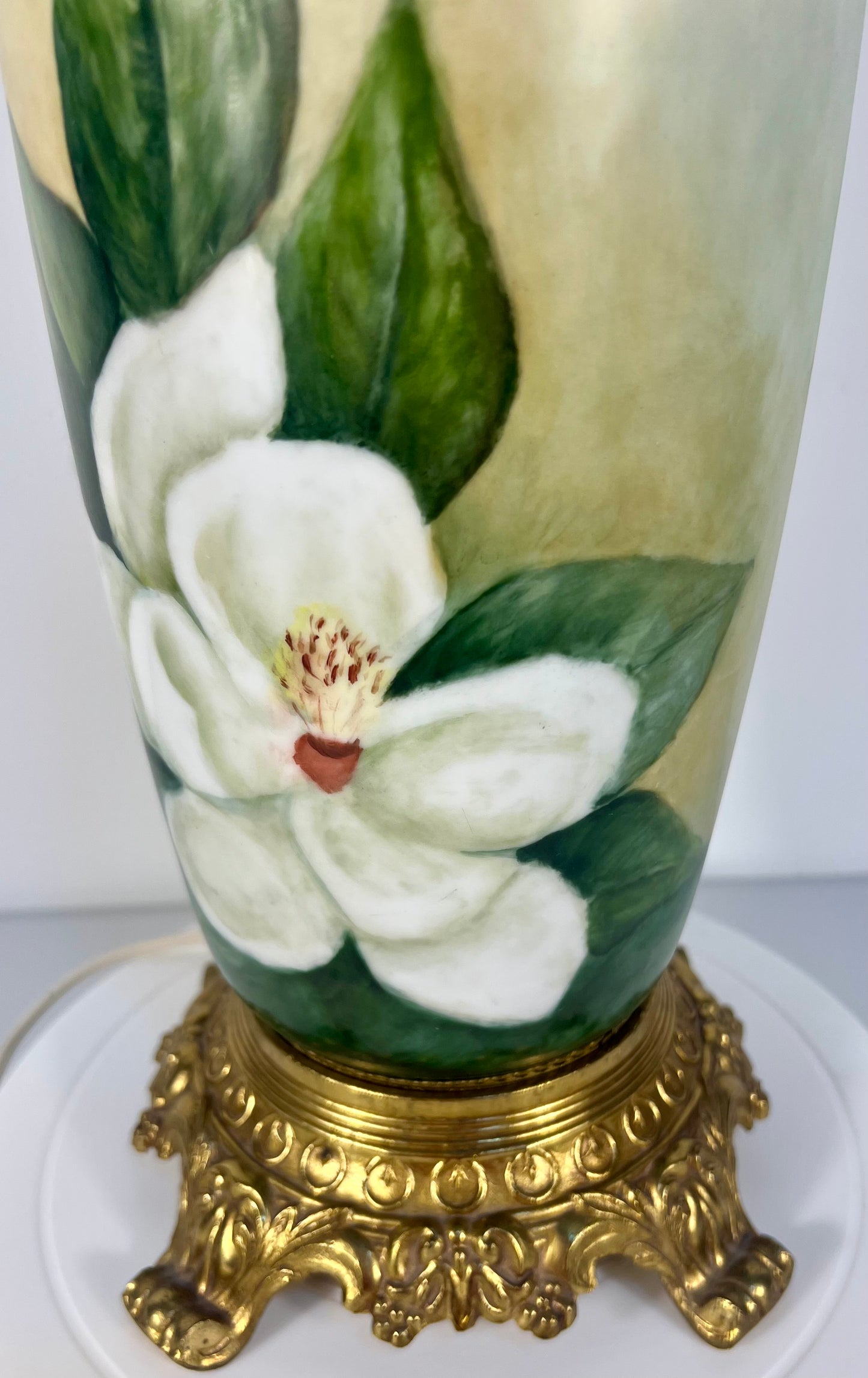 MID CENTURY MAGNOLIA PORCELAIN LARGE TABLE LAMP