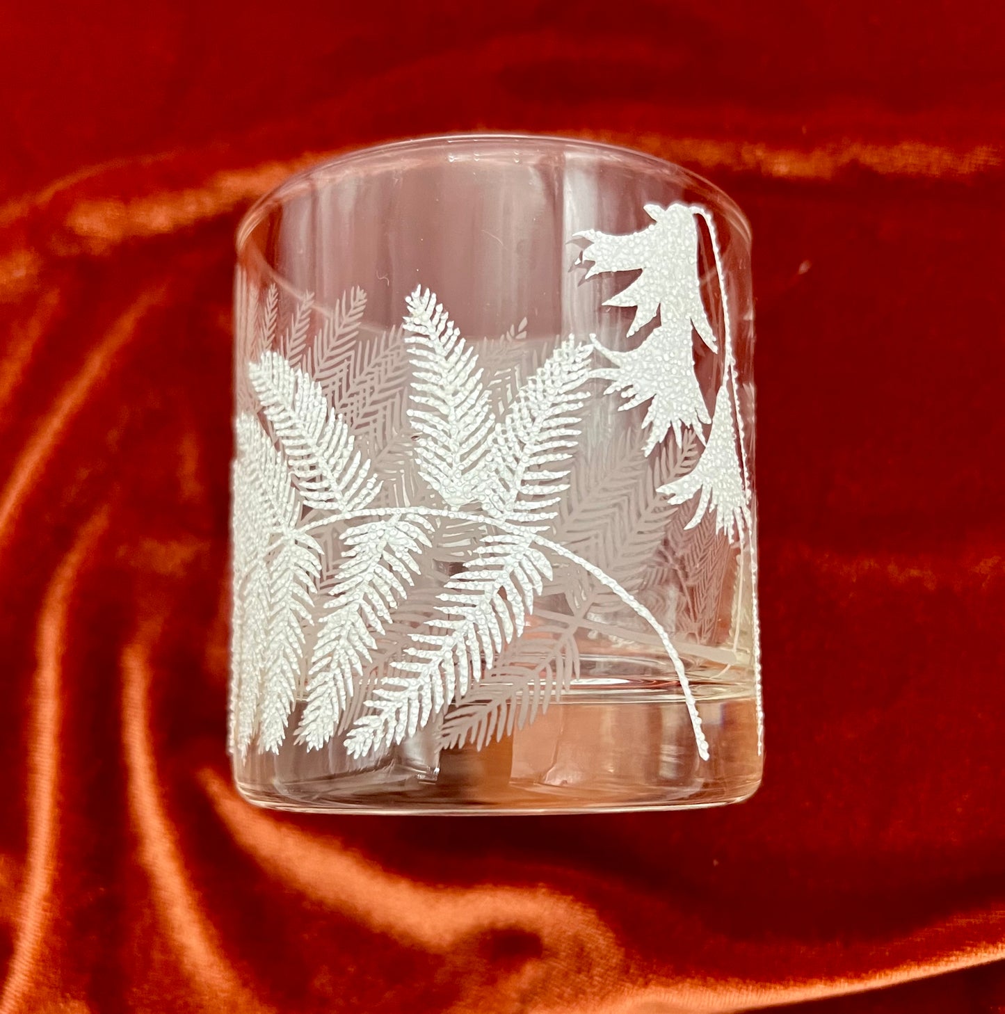 MINT CONDITION GEORGES BRIARD OLD-FASHIONED ROCKS GLASSES WITH A WINTER (HOLIDAY)LEAF DESIGN
