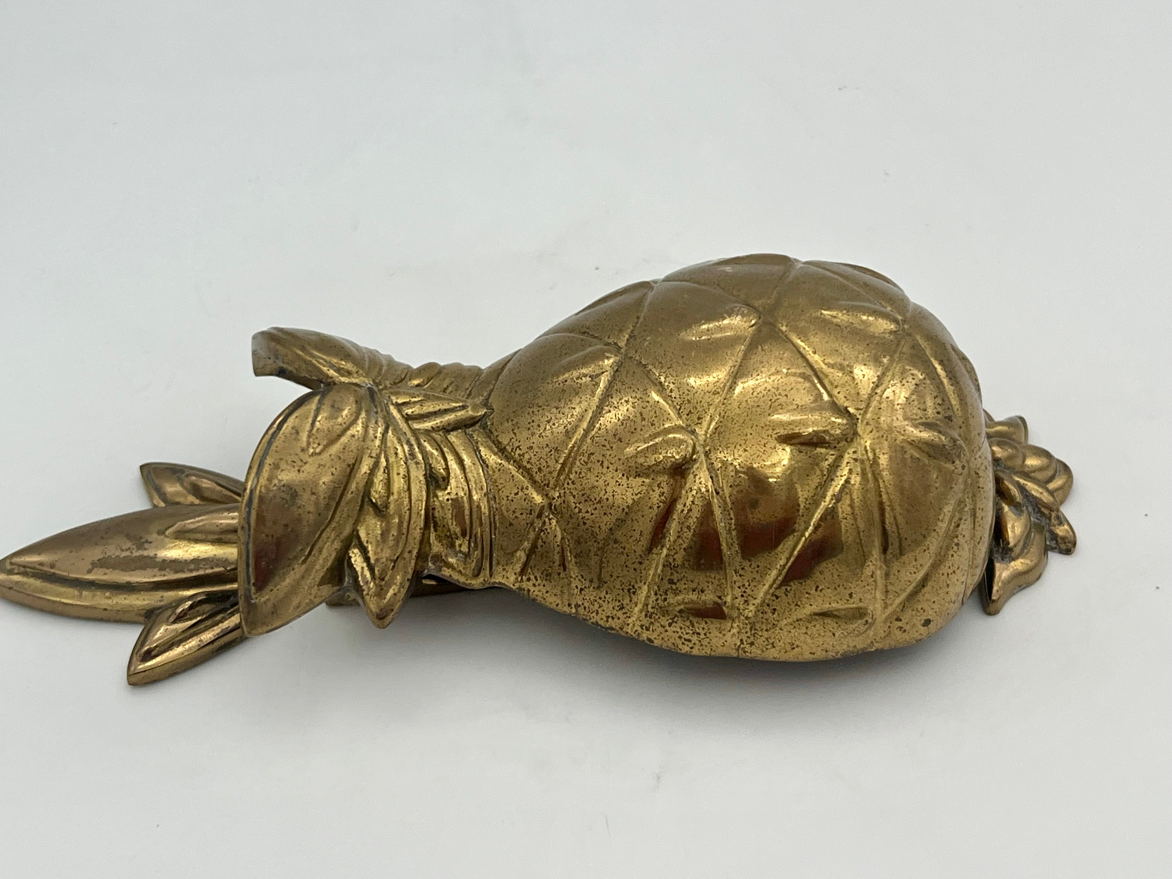 VINTAGE SOLID BRASS PINEAPPLE WALL POCKET | HOLLYWOOD REGENCY PINEAPPLE WALL DECOR | MID CENTURY TROPICAL GLAM