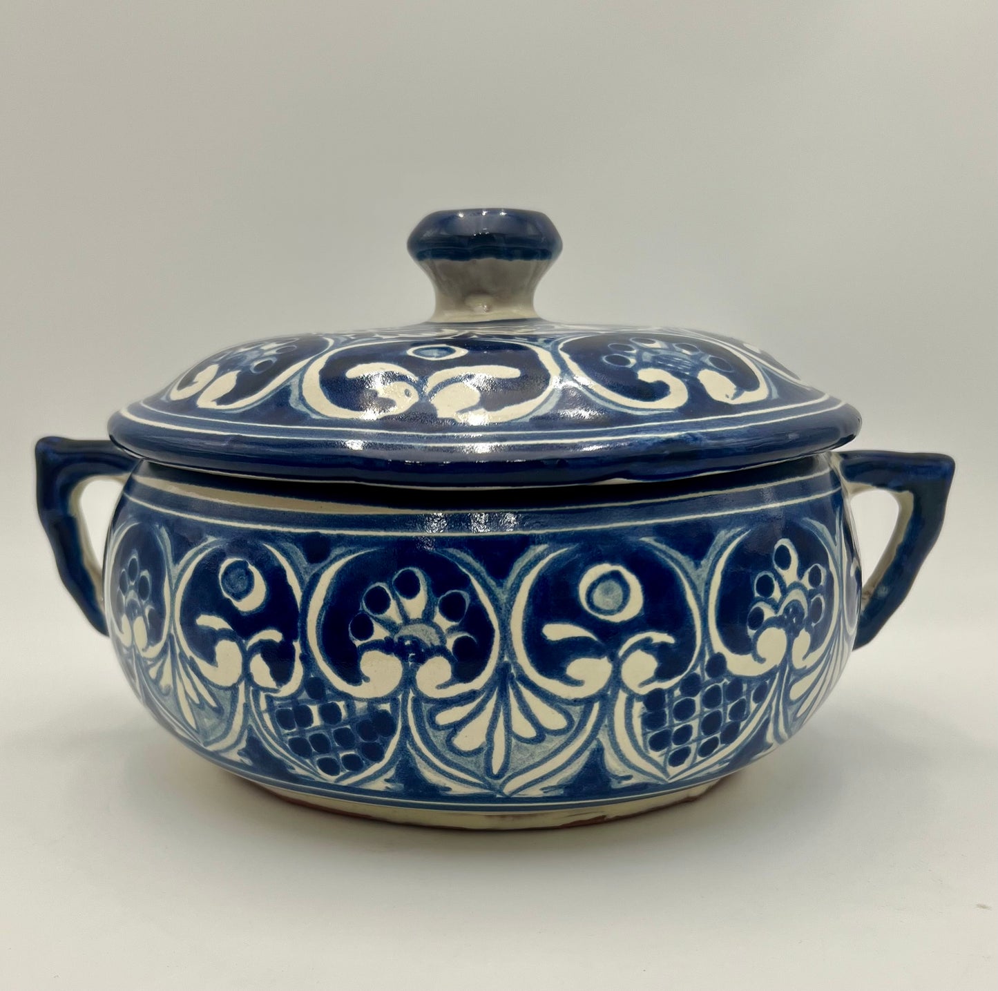 VINTAGE MEXICAN TALAVERA POTTERY BLUE AND WHITE GLAZED SERVING DISH