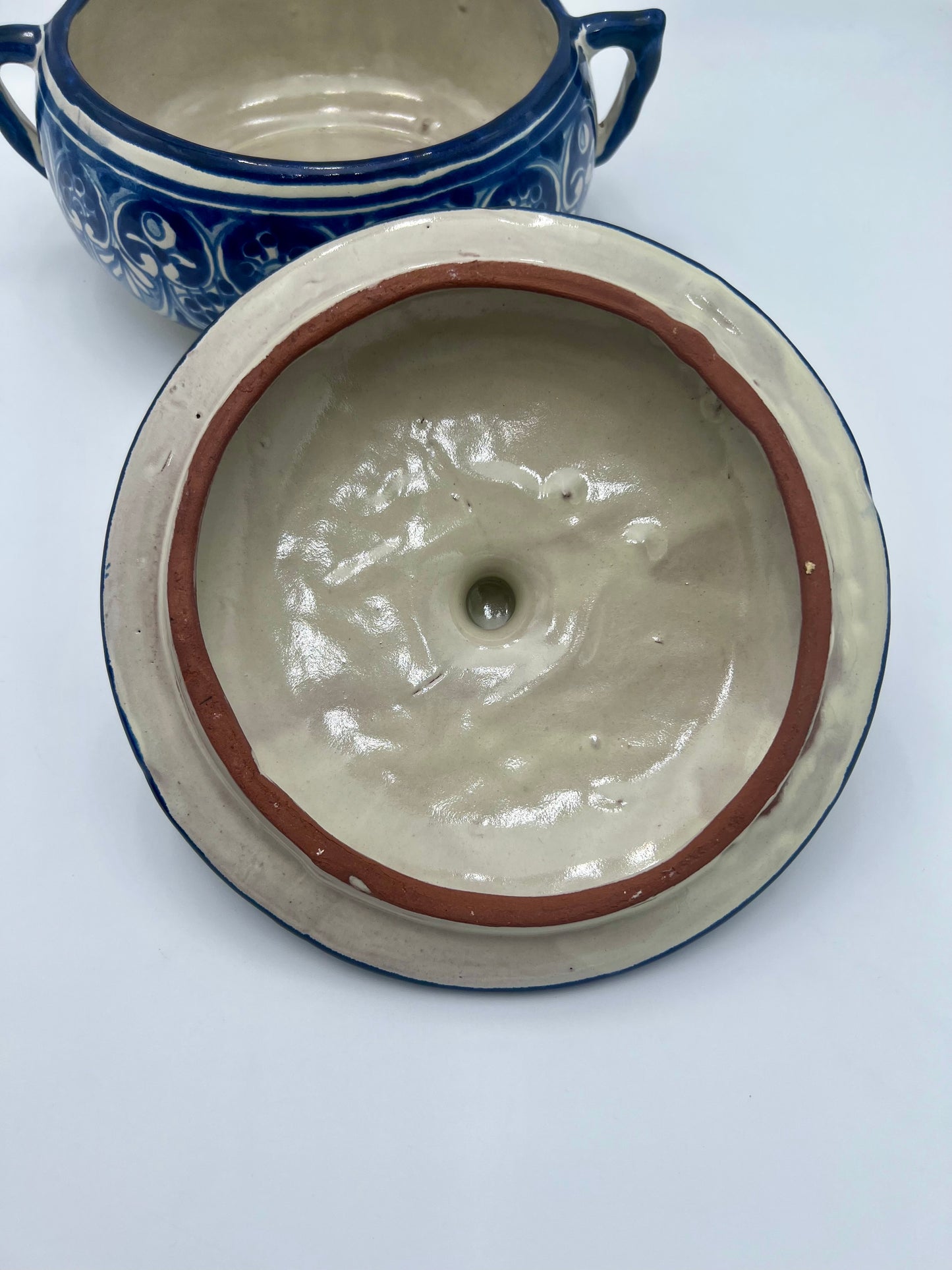 VINTAGE MEXICAN TALAVERA POTTERY BLUE AND WHITE GLAZED SERVING DISH