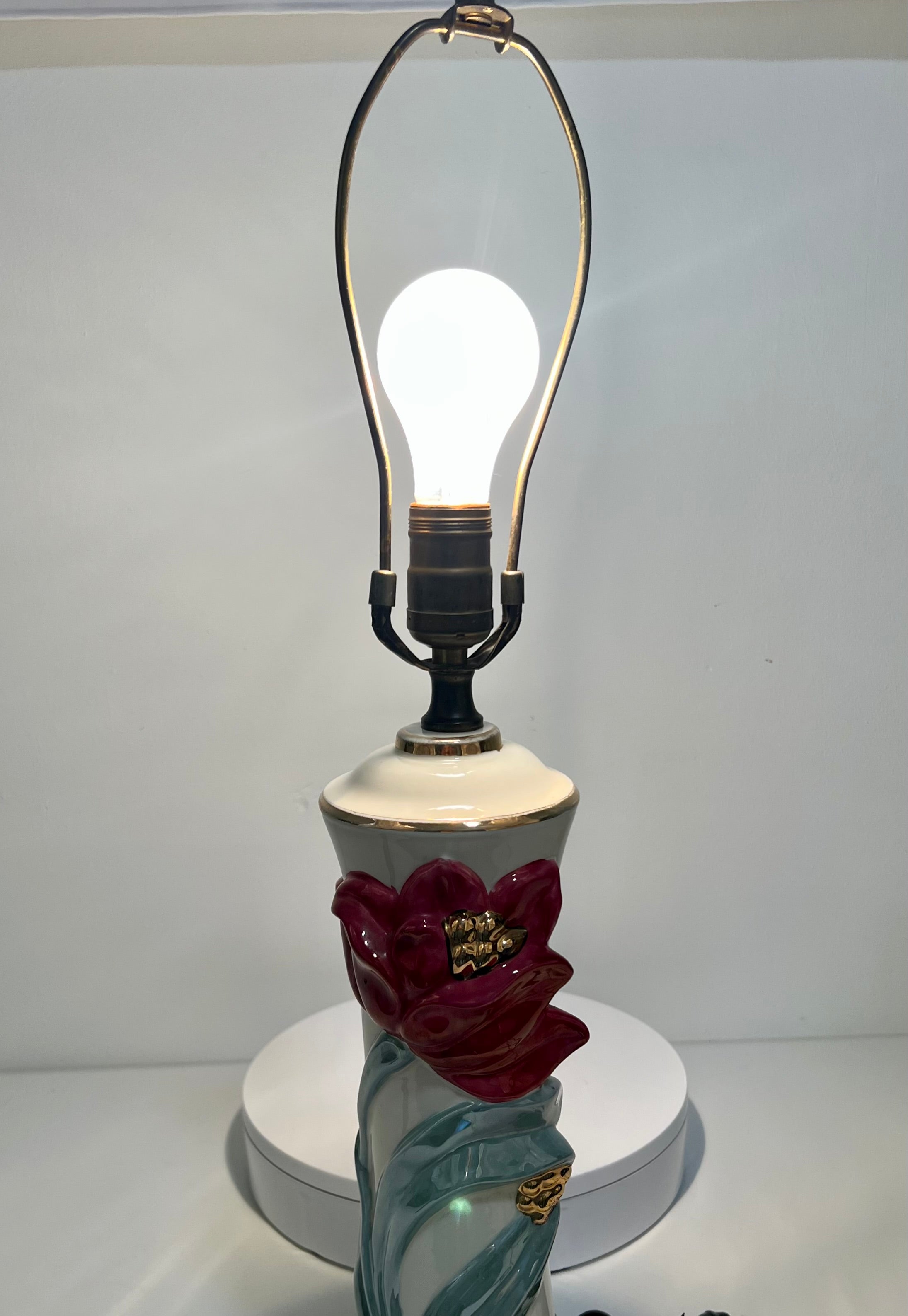 VINTAGE FLORAL CERAMIC LAMP – RED BLOOM WITH GOLDEN TOUCHES