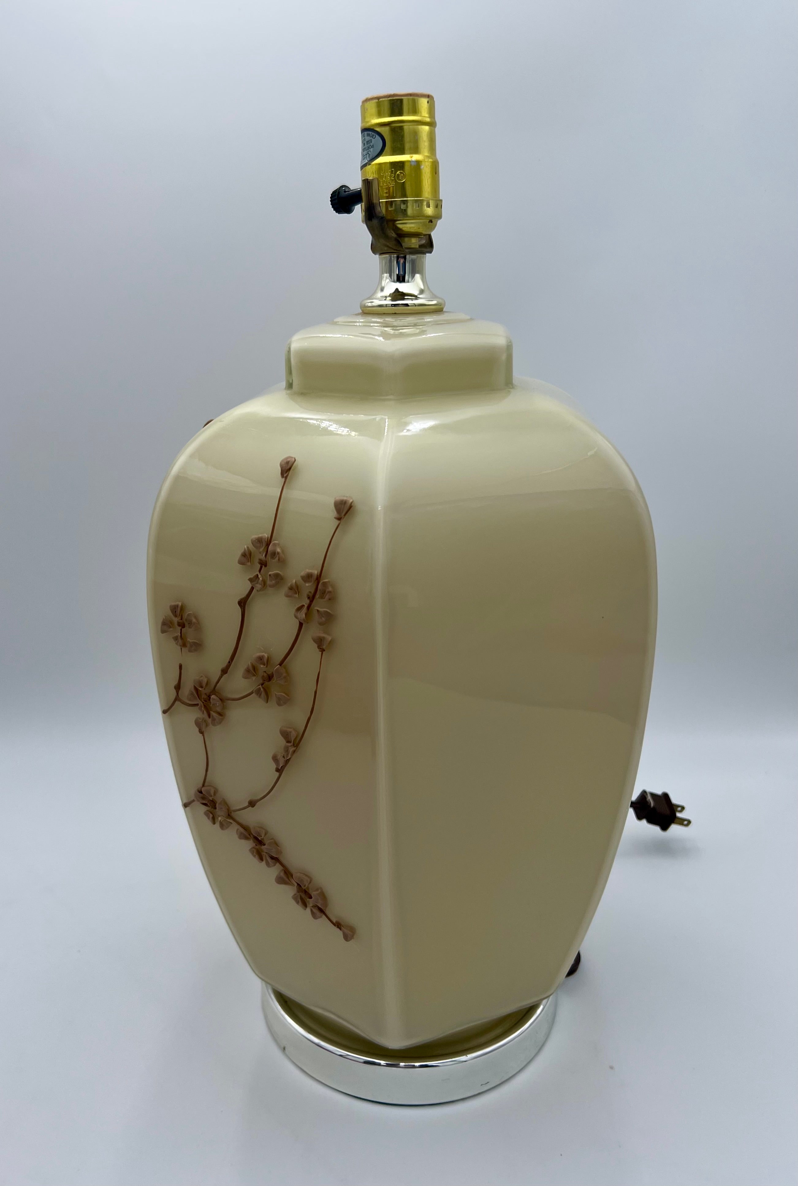 VINTAGE GLAZED CERAMIC CHERRY BLOSSOM TABLE LAMP WITH RAISED FLORAL RELIEF – HOLLYWOOD REGENCY CHINOISERIE