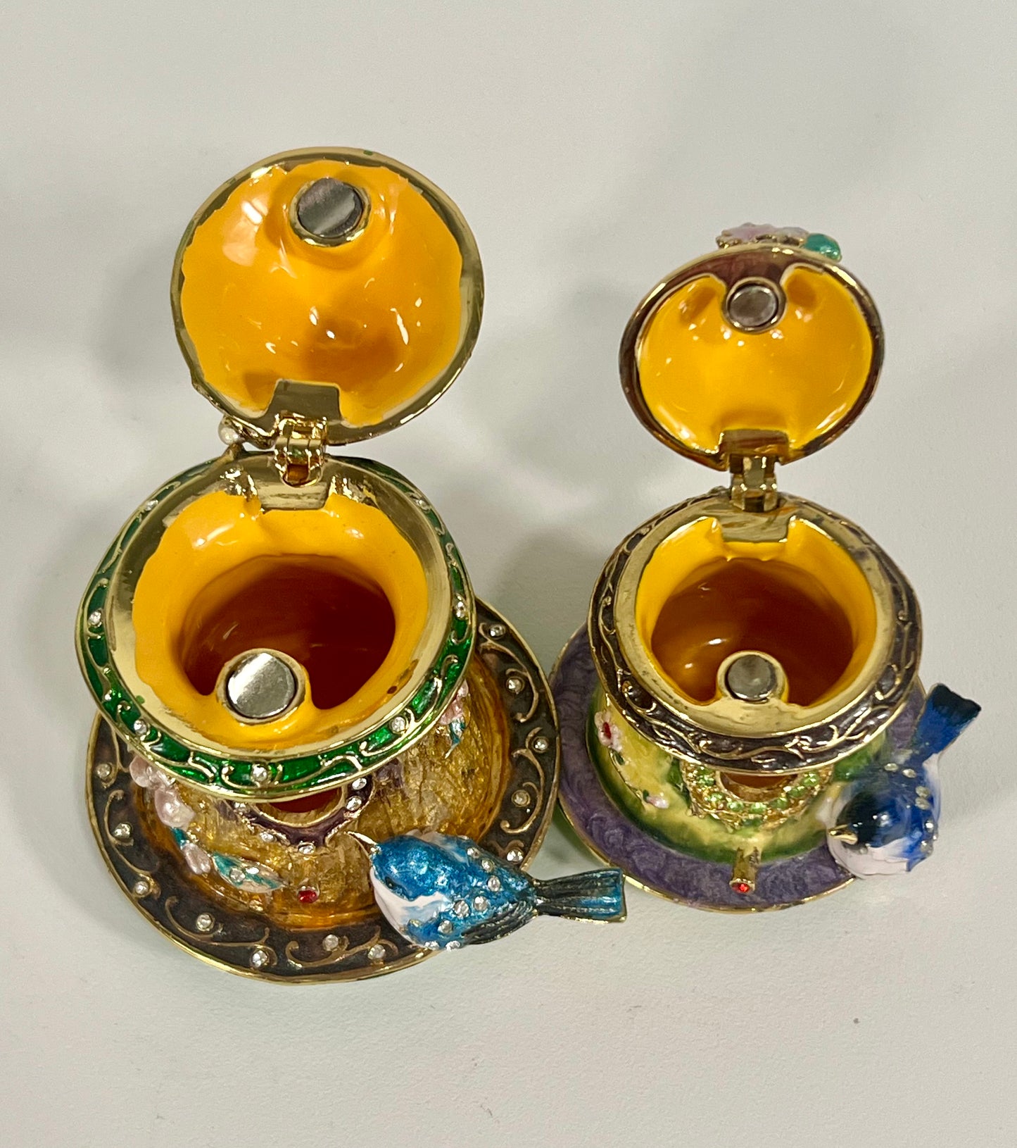 VINTAGE DEPARTMENT 56 PAIR OF 24 K GOLD PLATED TRINKET/JEWELRY BOX BIRDHOUSES WITH CRYSTAL ACCENTS