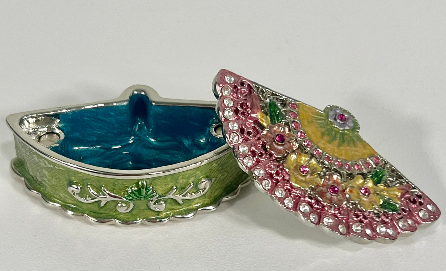 VINTAGE SMALL TRINKET/JEWELRY BOX FAN SHAPED WITH FLOWERS