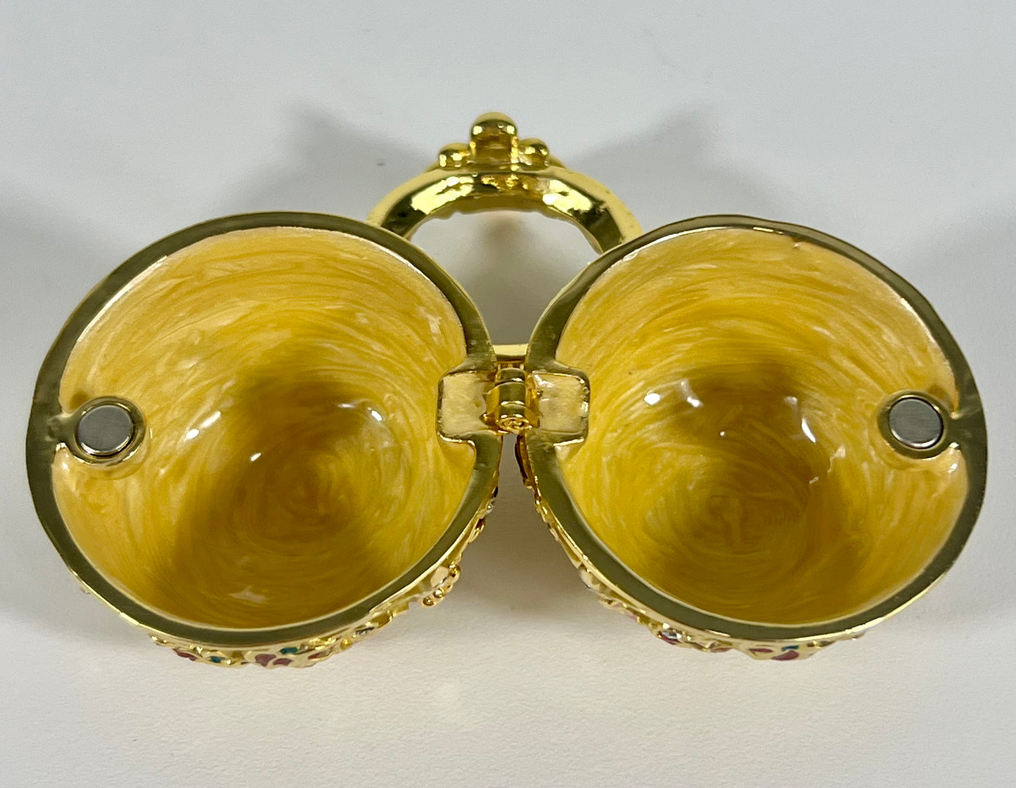 VINTAGE GOLD PLATED FABRAGE EGG INSPIRED TRINKET/JEWELRY BOX WITH SWARVOSKI CRYSTAL DETAILS