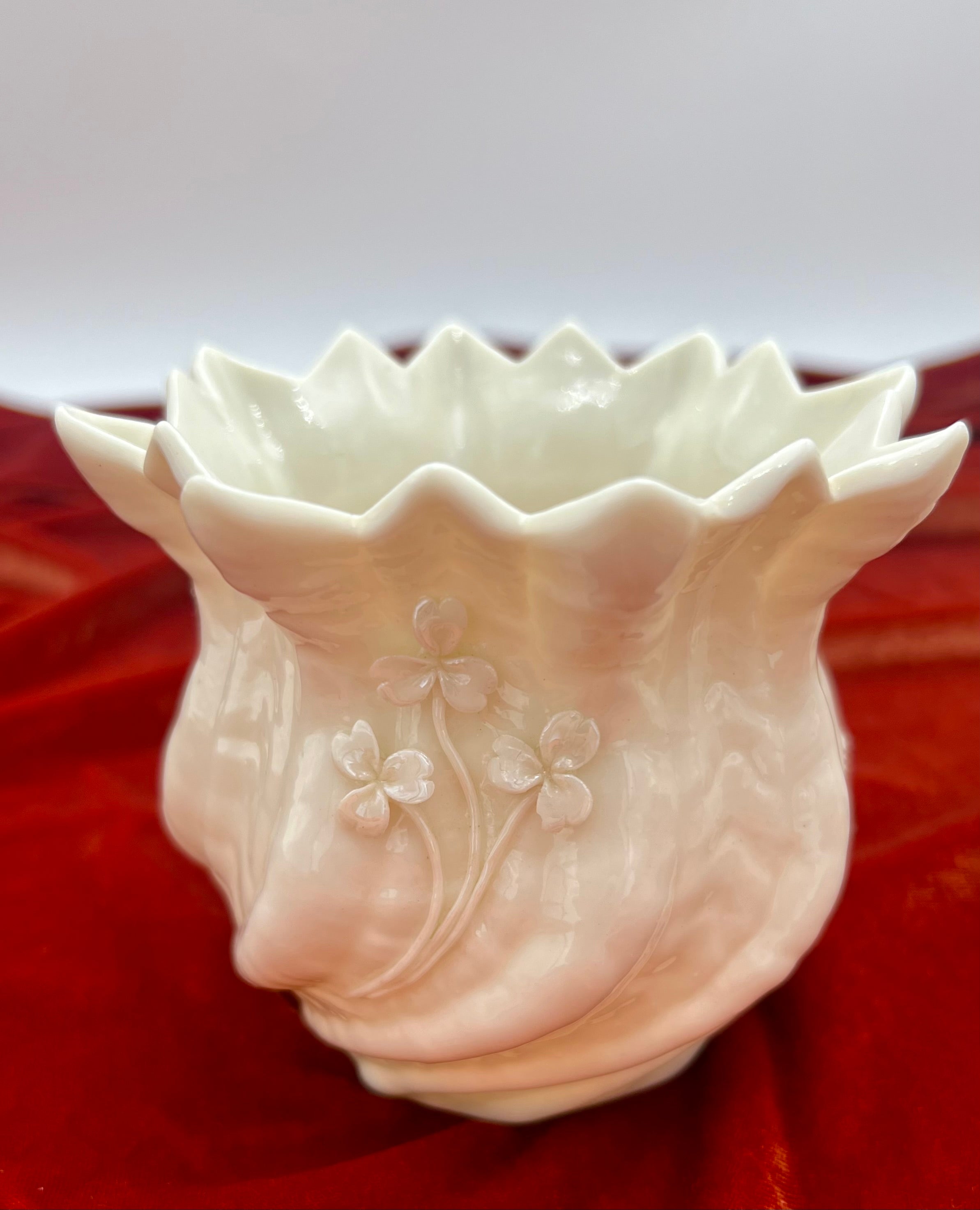 PAIR OF BELLEEK IRELAND PORCELAIN SHELL ROSE PLANTERS – 3RD BLACK MARK 1926–1946 – VINTAGE IRISH PARIAN PORCELAIN – MINT CONDITION