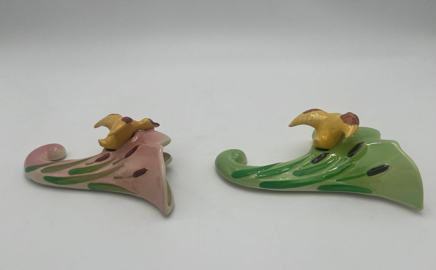 PAIR OF 1950s PINK AND GREEN CORNUCOPIA SHAPE WALL POCKETS