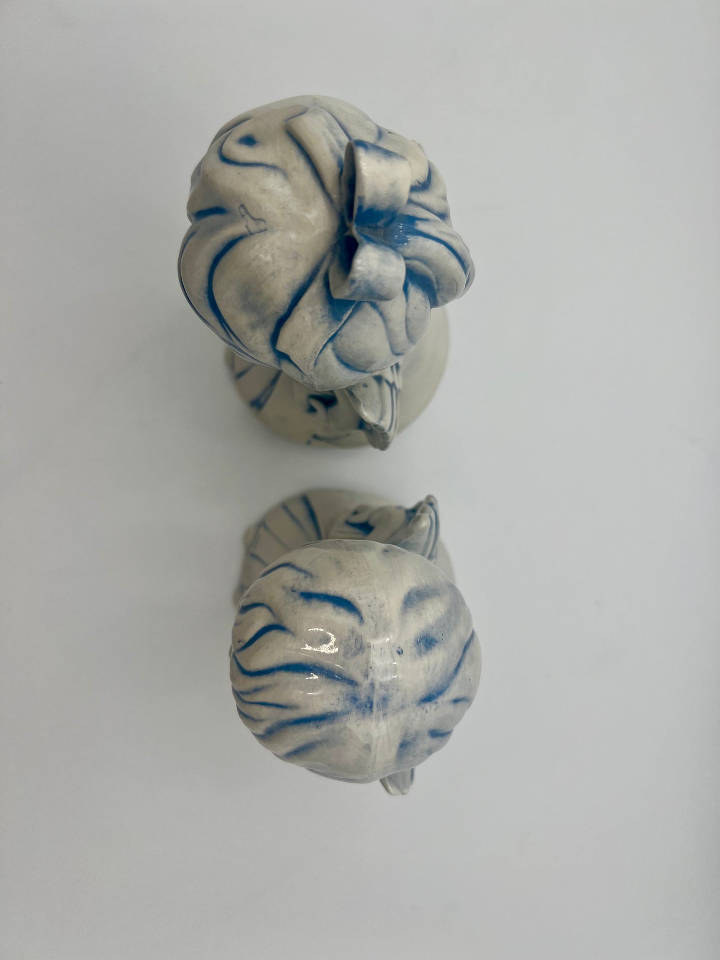VINTAGE SIGNED CERAMIC KISSING ANGELS CIRCA 1983