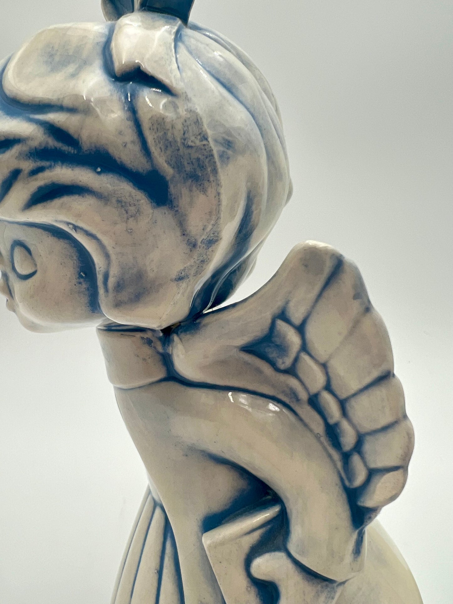 VINTAGE SIGNED CERAMIC KISSING ANGELS CIRCA 1983