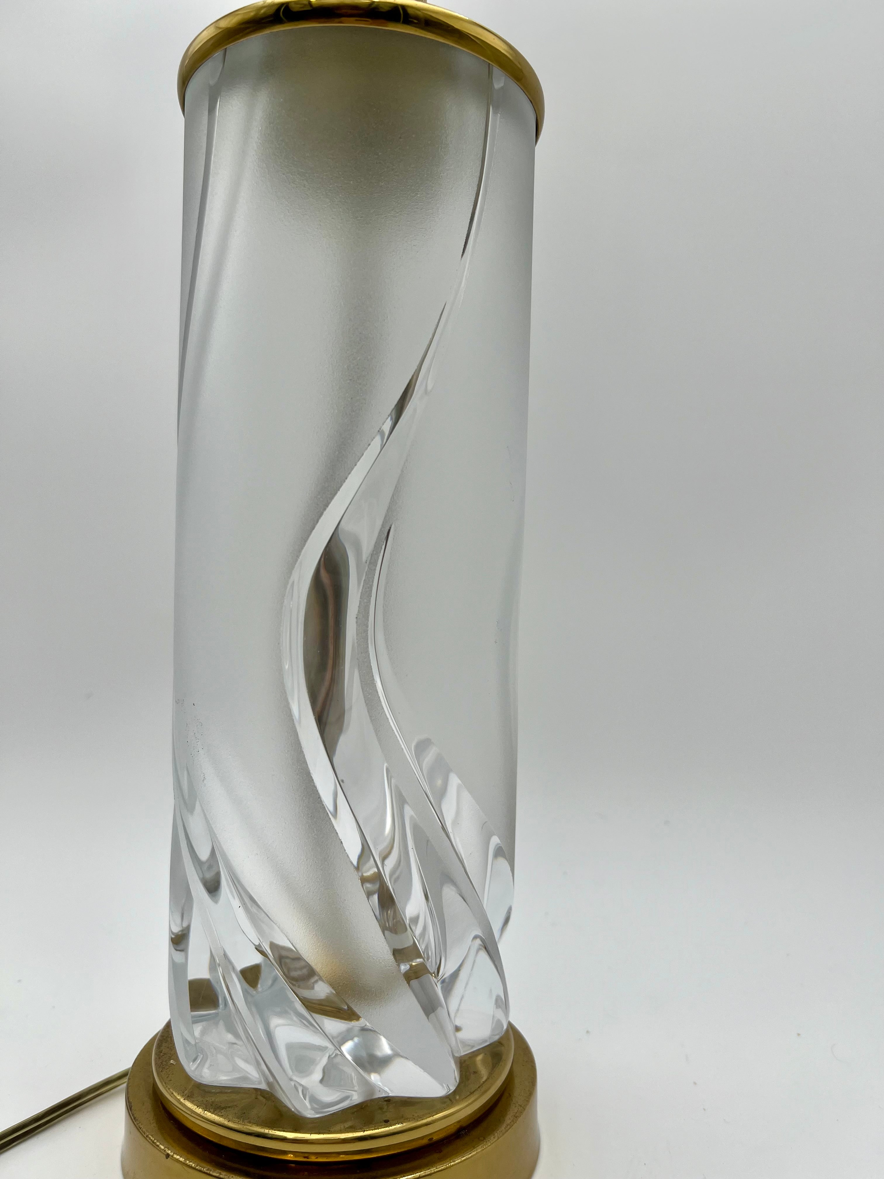 VINTAGE PEILL & PUTZLER HEAVY ART GLASS SWIRL LAMP WITH BRASS ACCENTS
