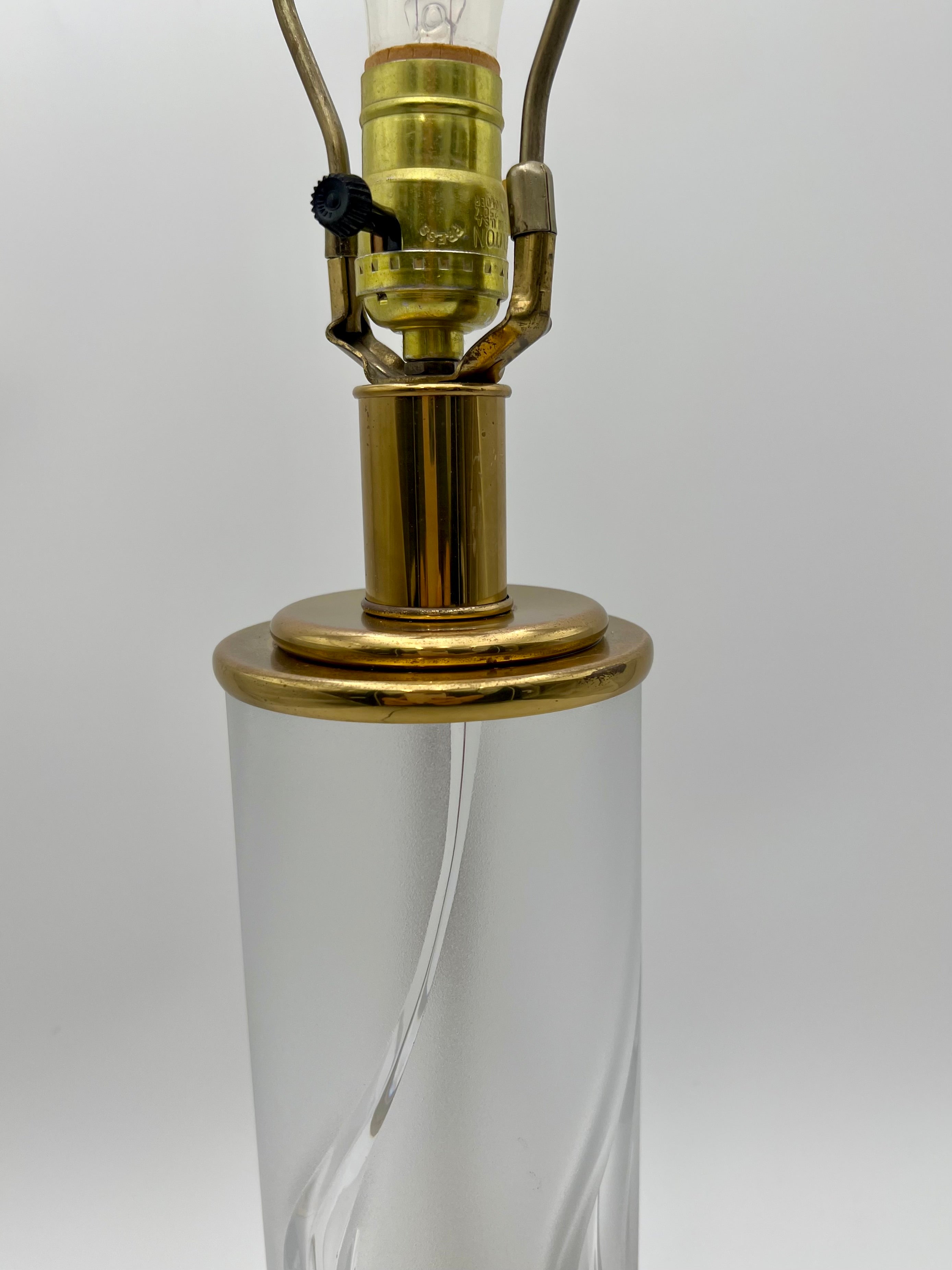 VINTAGE PEILL & PUTZLER HEAVY ART GLASS SWIRL LAMP WITH BRASS ACCENTS