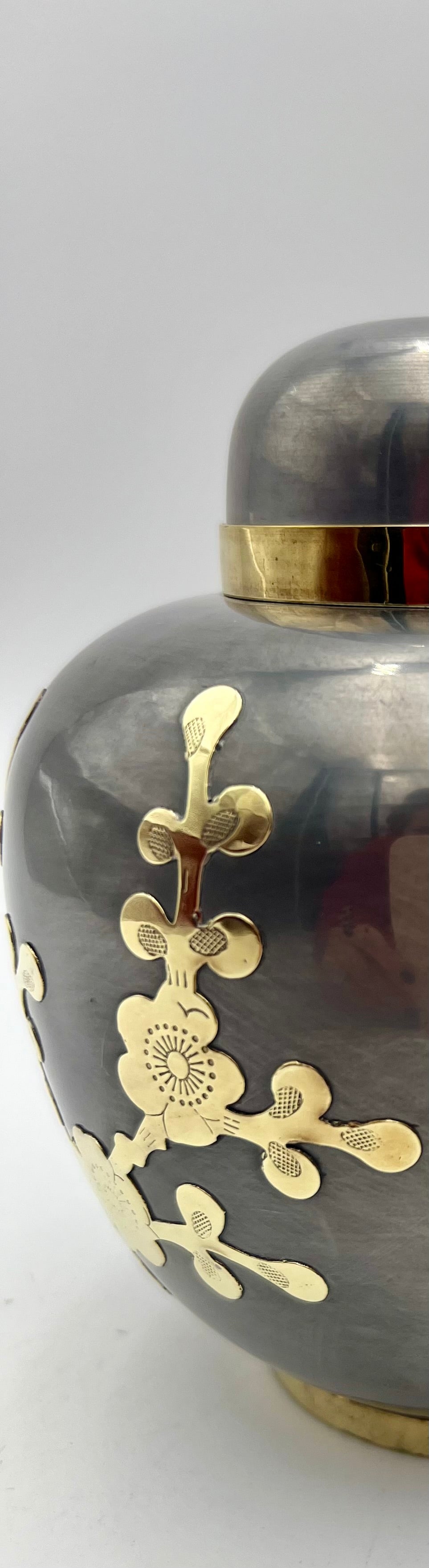 VINTAGE BLACK & GOLD FLORAL LIDDED JAR — CHINOISERIE BRASS DECOR