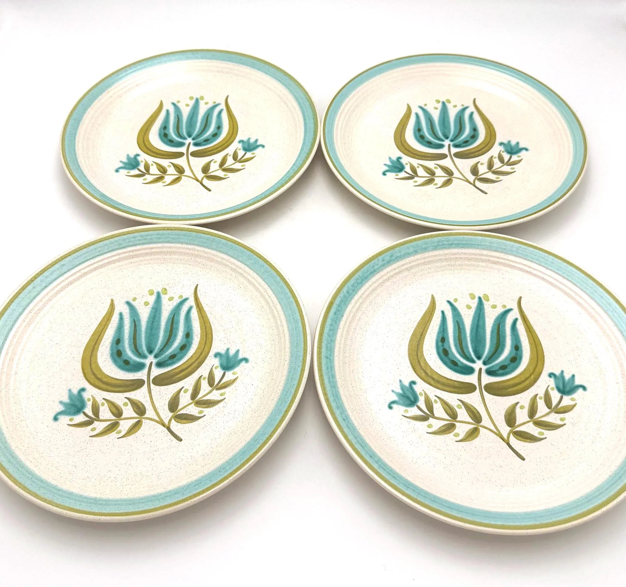 SET OF 4 VINTAGE FRANCISCAN TULIP TIME DINNER PLATES – BLUE GREEN FLORAL MID CENTURY FARMHOUSE TABLEWARE