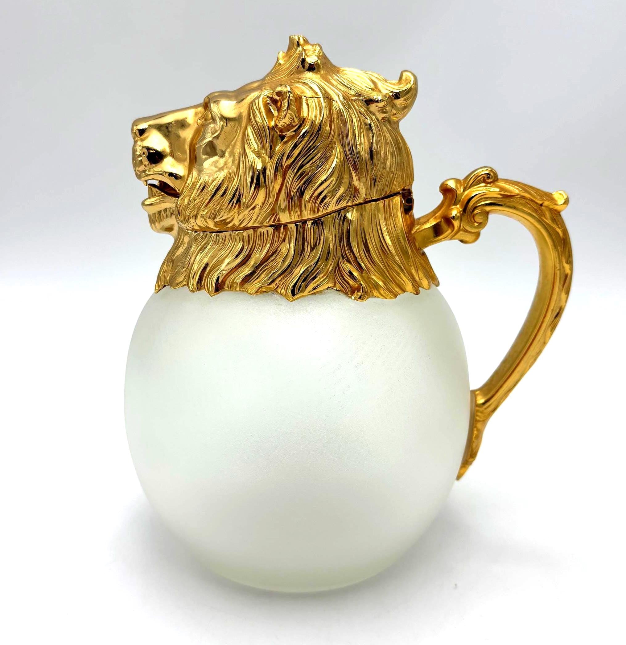 VINTAGE CAROLE STUPELL STYLE LION HEAD PITCHER – WHITE GOLD HOLLYWOOD REGENCY SCULPTURAL BARWARE