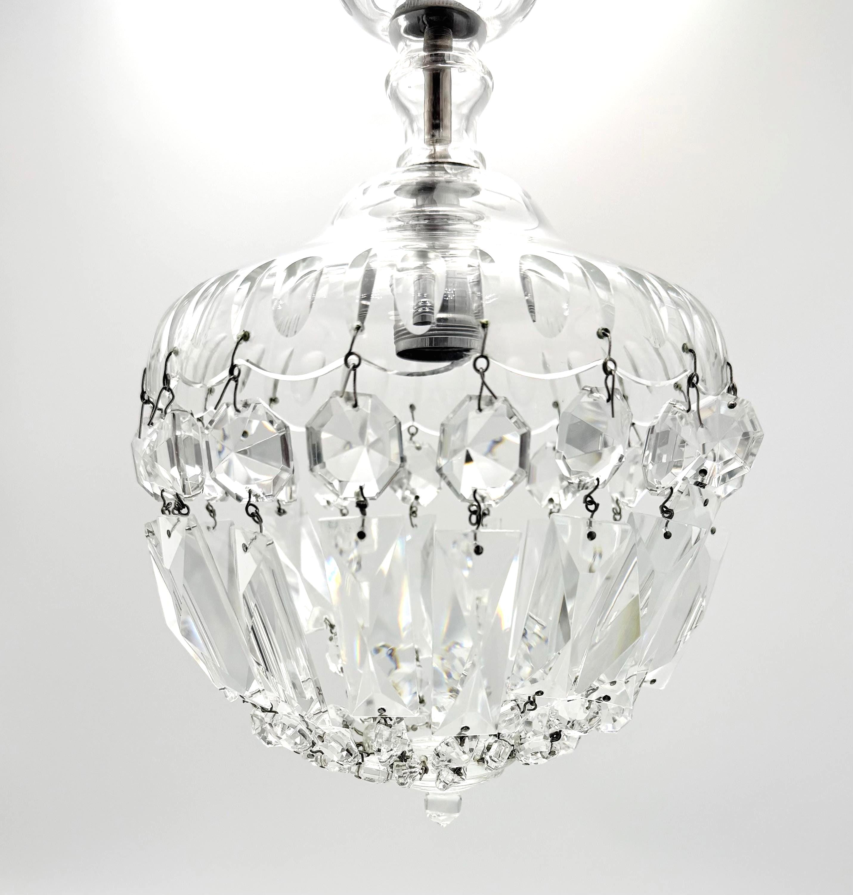 VINTAGE HOLLYWOOD REGENCY CUT CRYSTAL PENDANT CHANDELIER WITH FACETED SPEAR PRISMS