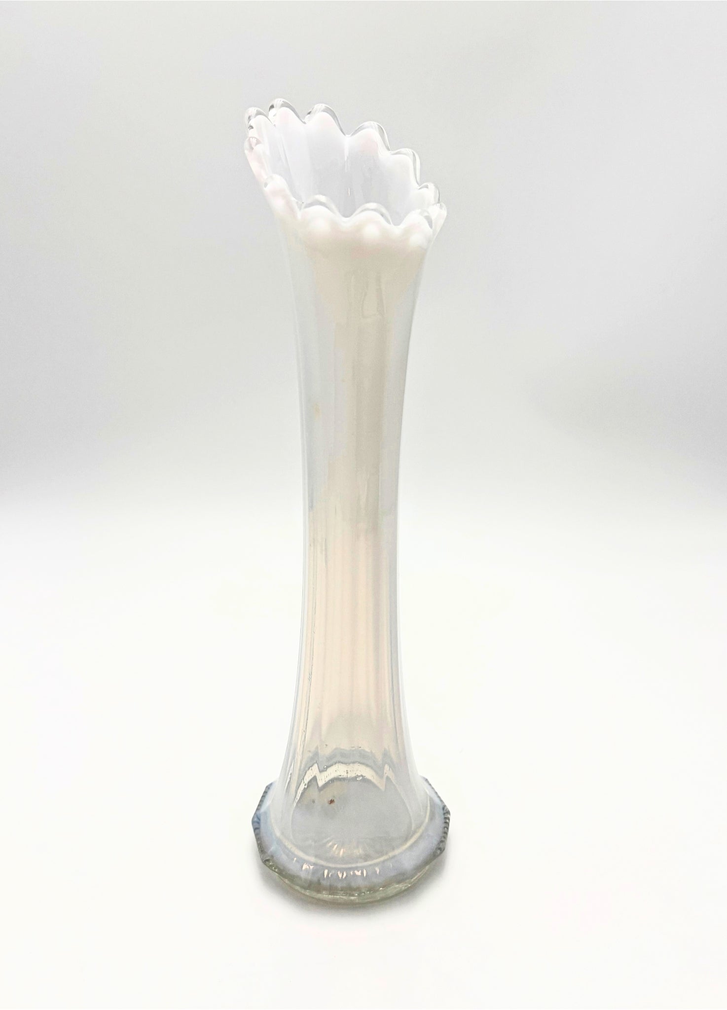 VINTAGE FOSTORIA HEIRLOOM WHITE OPALESCENT STRETCH GLASS VASE, 13”