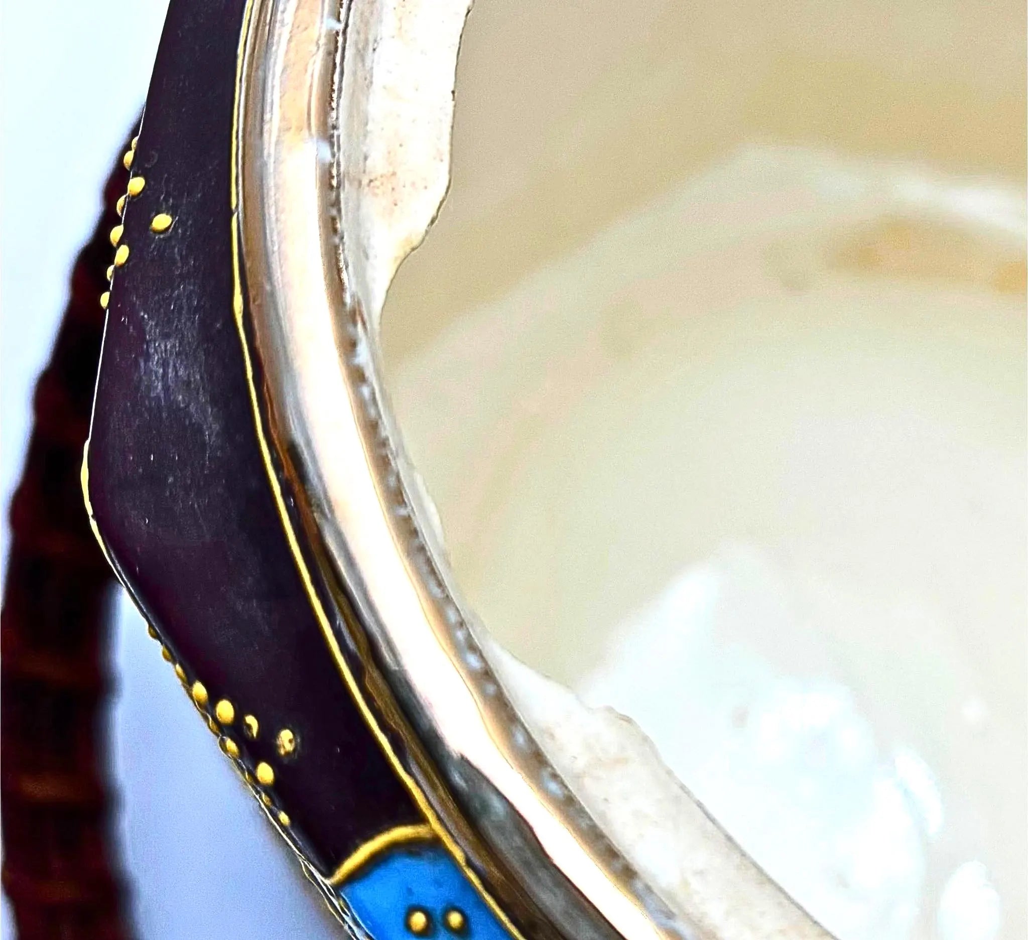 VINTAGE JAPANESE HAND-PAINTED SATSUMA STYLE COVERED VESSEL WITH SWING HANDLE