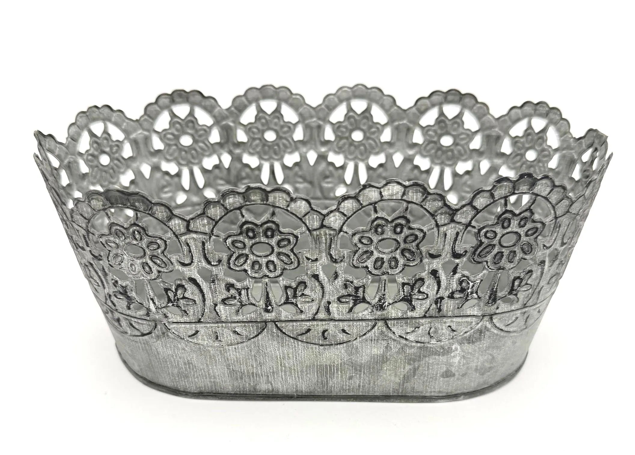 VINTAGE PIERCED METAL CACHEPOT, SILVER FLORAL JARDINIÈRE, DECORATIVE COTTAGECORE CENTERPIECE