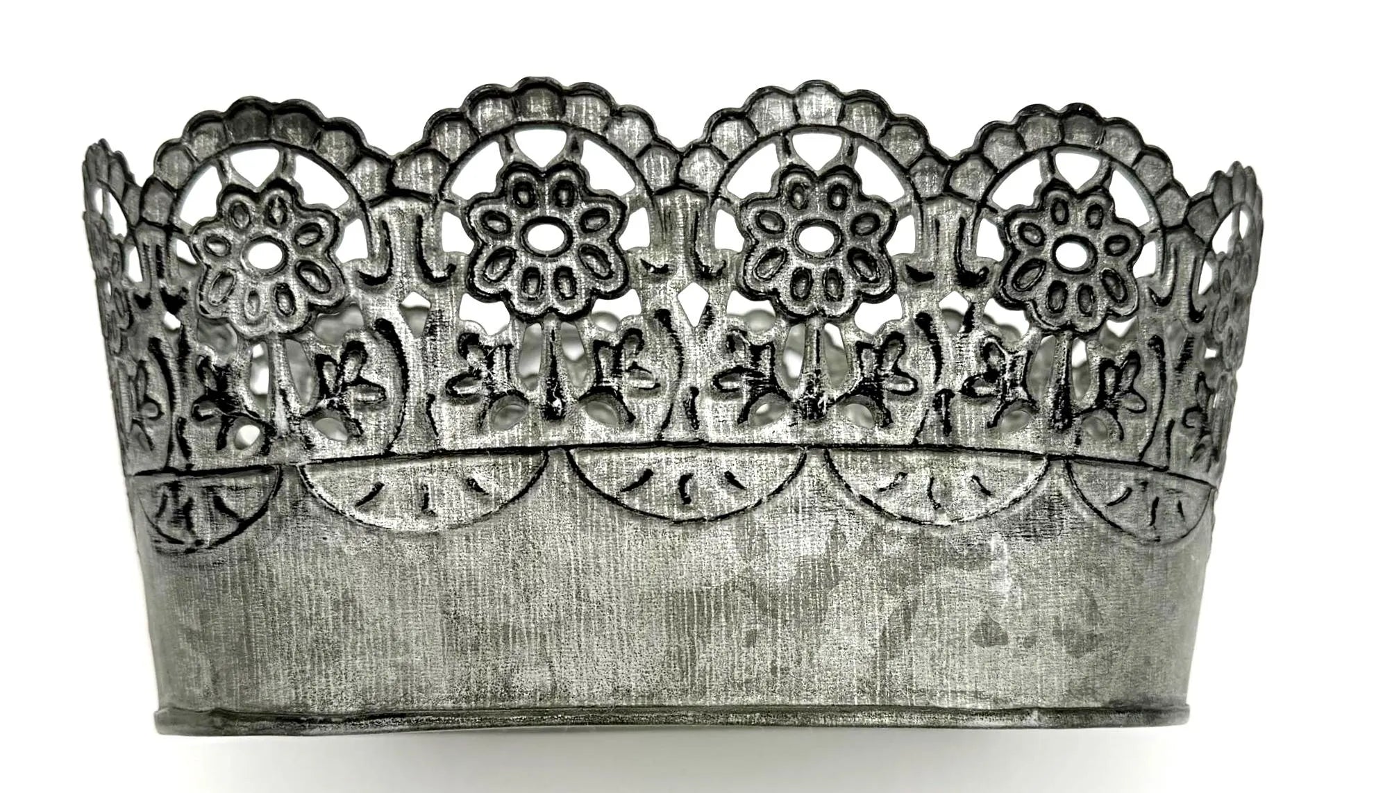 VINTAGE PIERCED METAL CACHEPOT, SILVER FLORAL JARDINIÈRE, DECORATIVE COTTAGECORE CENTERPIECE